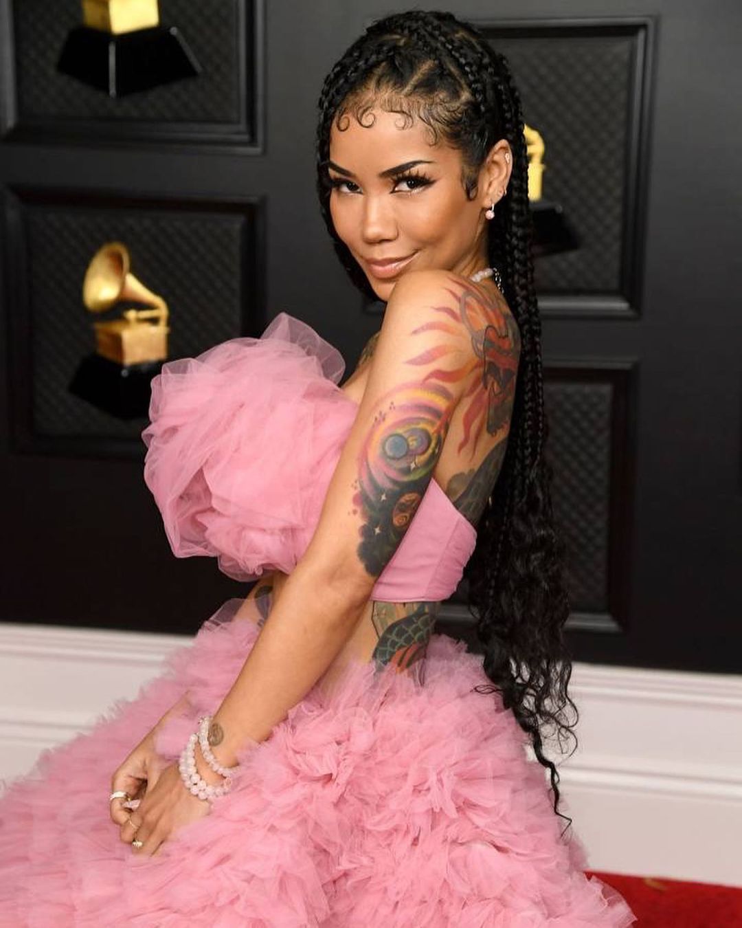 cliomakeup-grammy-2021-look-15-JhenéAiko