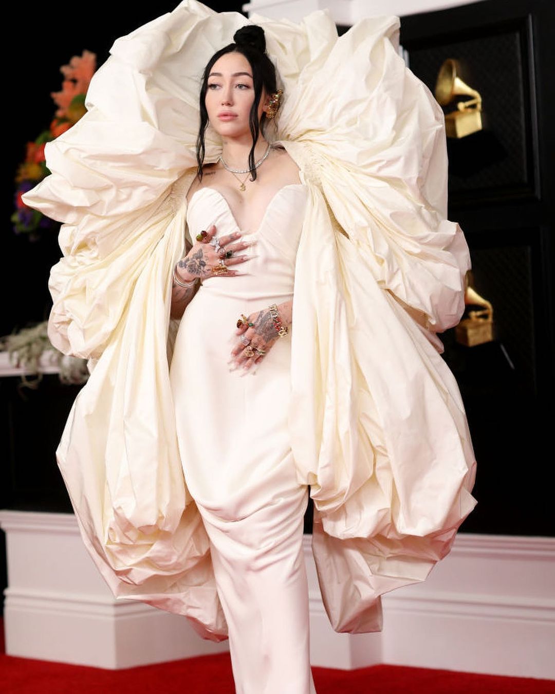 cliomakeup-grammy-2021-look-8-noahcyrus