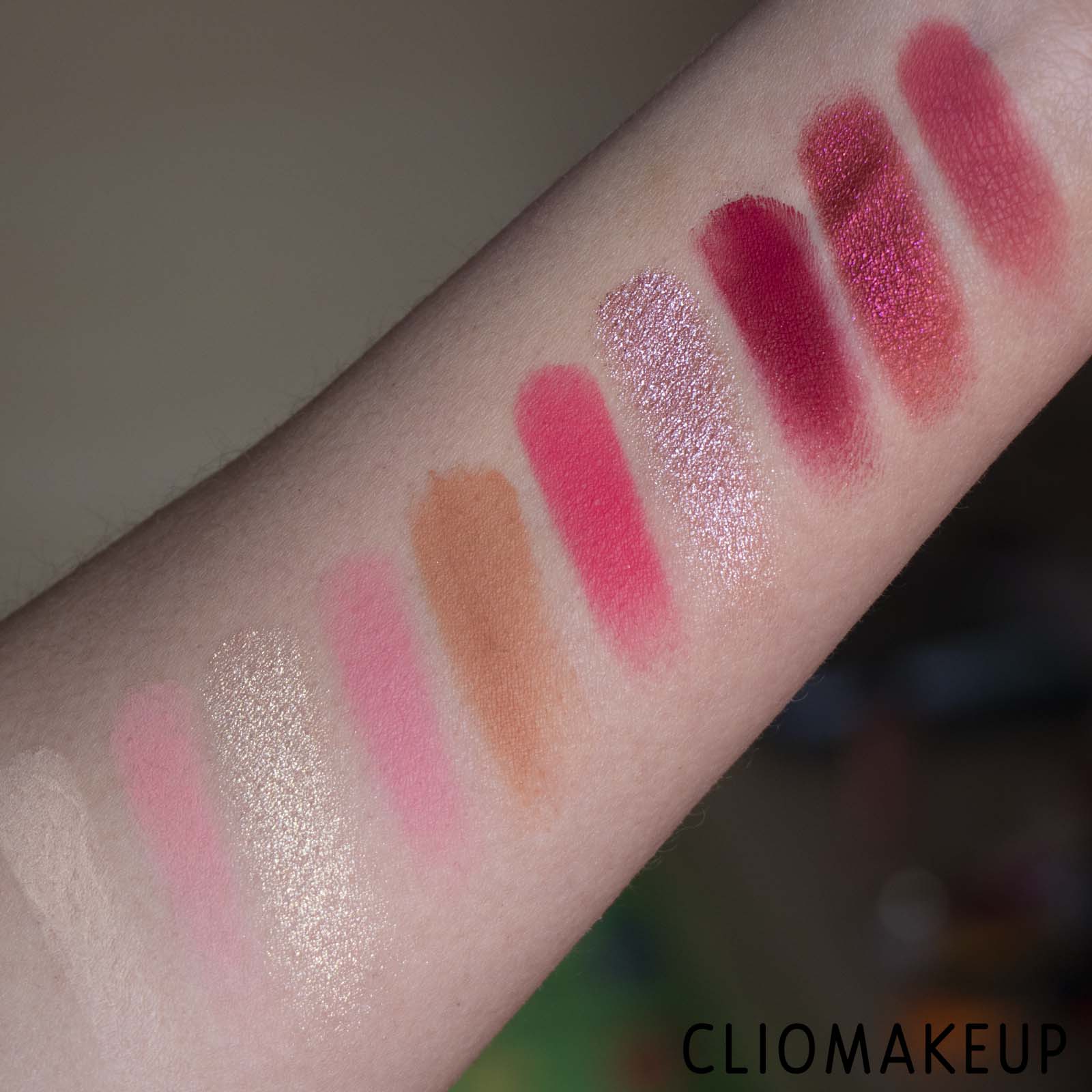 cliomakeup-recensione-Palette-By-Beauty-Bay-New-Romantic-20-Colour-Palette-6