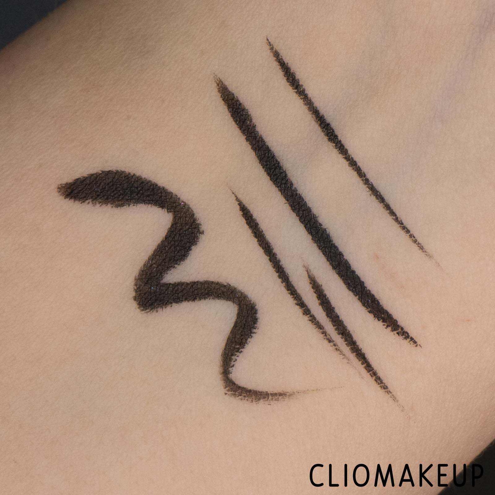 cliomakeup-recensione-eyeliner-Kiko-Ultimate-Pen-Long-Wear-Eyeliner-7