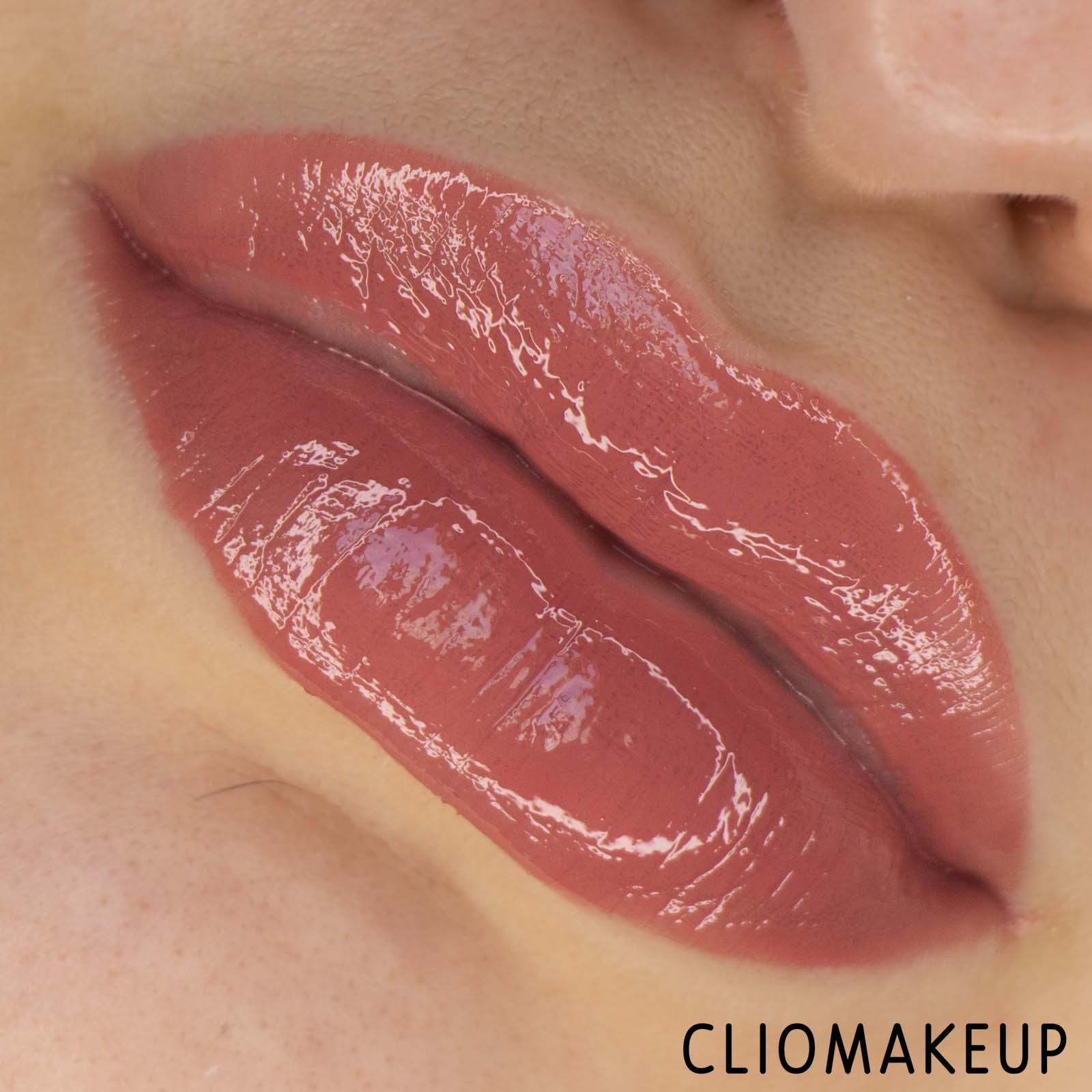 cliomakeup-recensione-gloss-Catrice-Volumizing-Lip-Booster-Full-Color-11