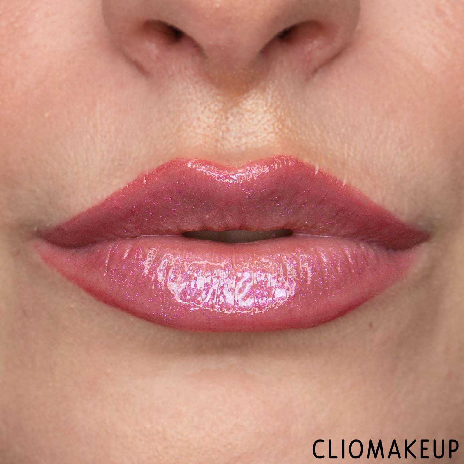 cliomakeup-recensione-gloss-essence-good-luck-charm-for-joy-sparkling-lipgloss-13