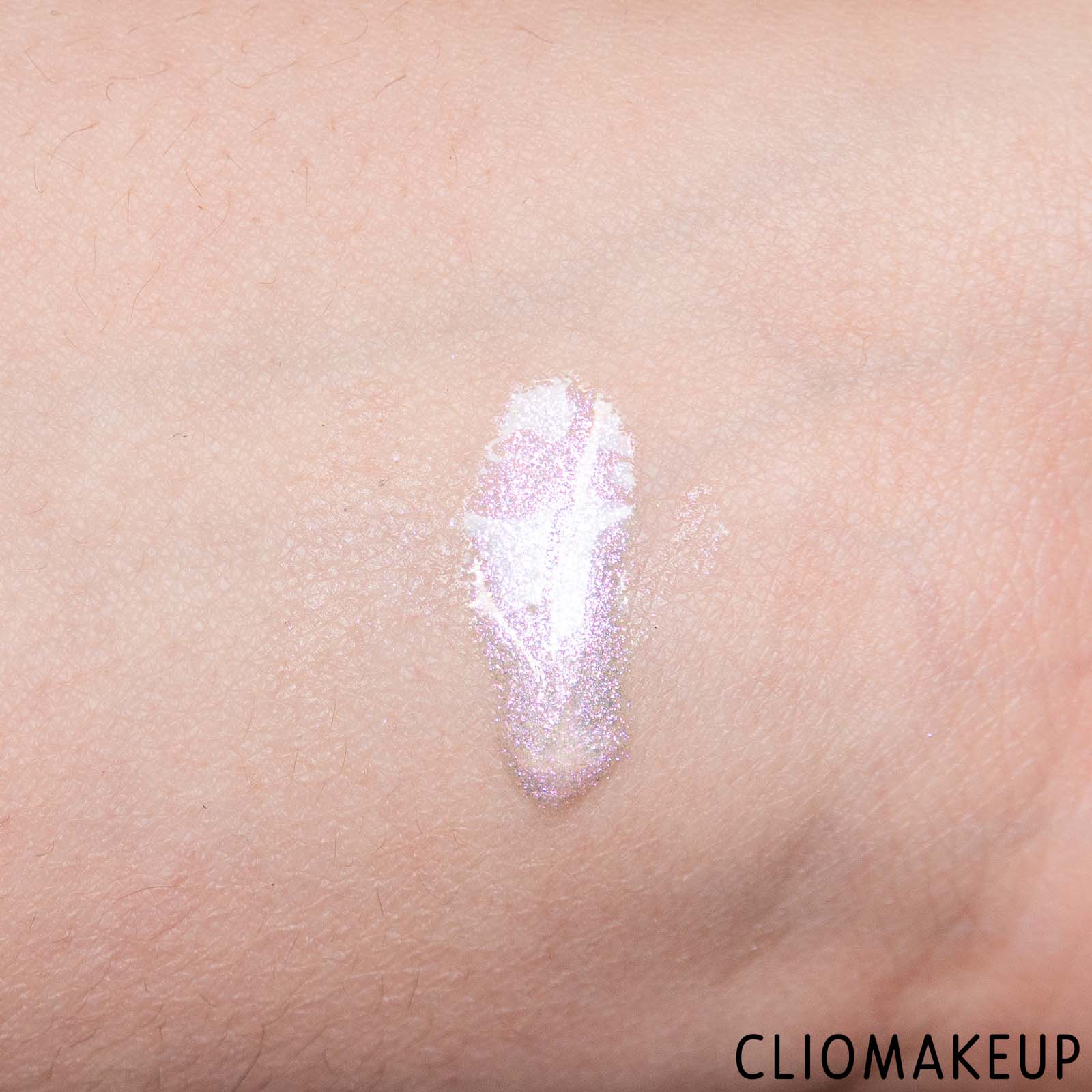 cliomakeup-recensione-gloss-essence-good-luck-charm-for-joy-sparkling-lipgloss-7