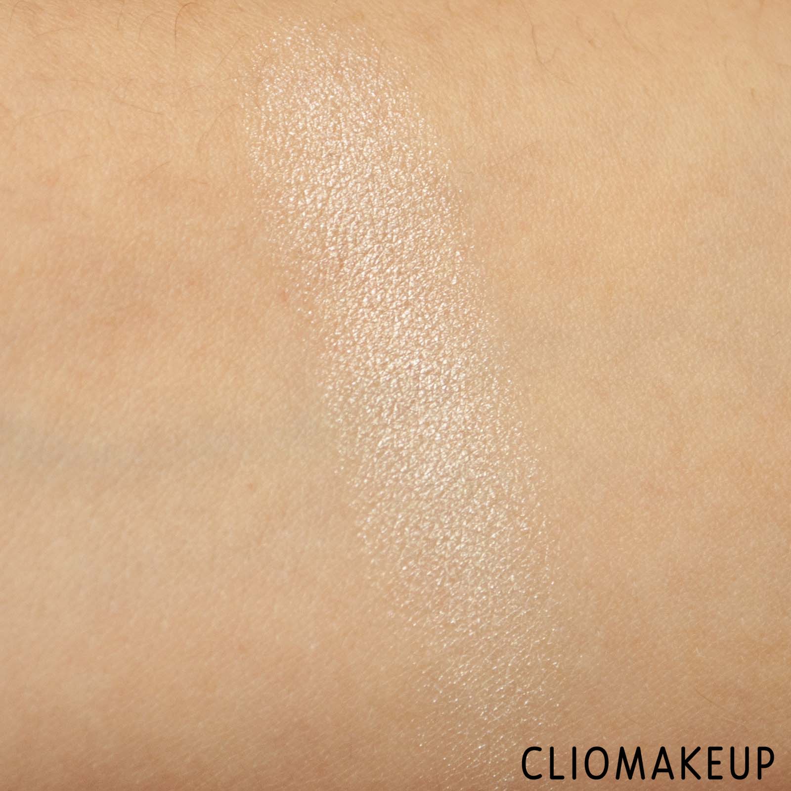 cliomakeup-recensione-illuminante-pupa-fight-like-a-woman-highlighter-6