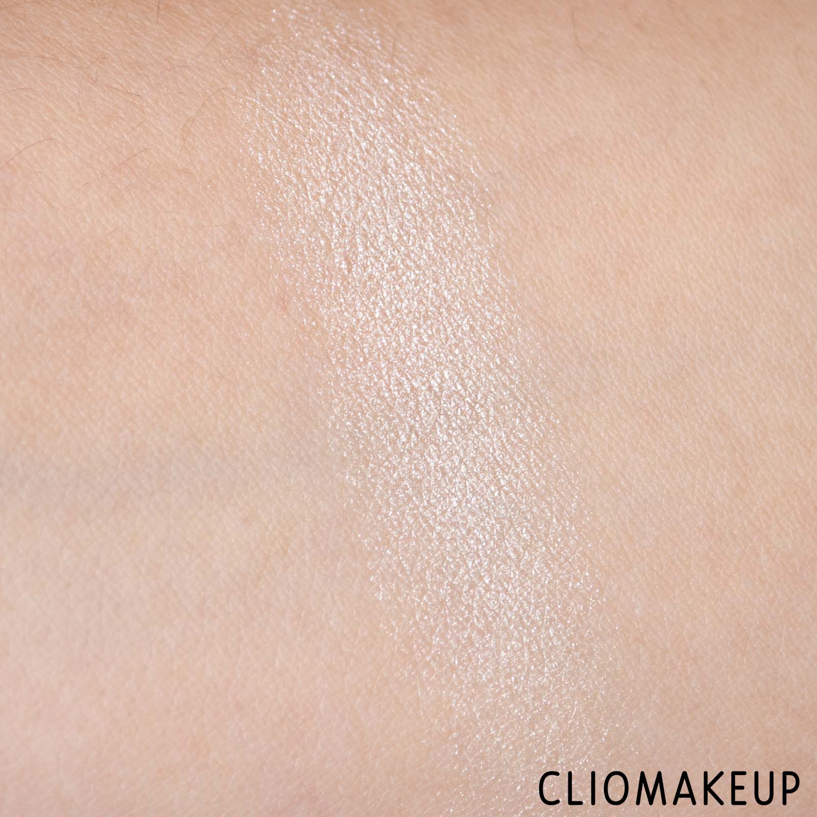 cliomakeup-recensione-illuminante-pupa-fight-like-a-woman-highlighter-7