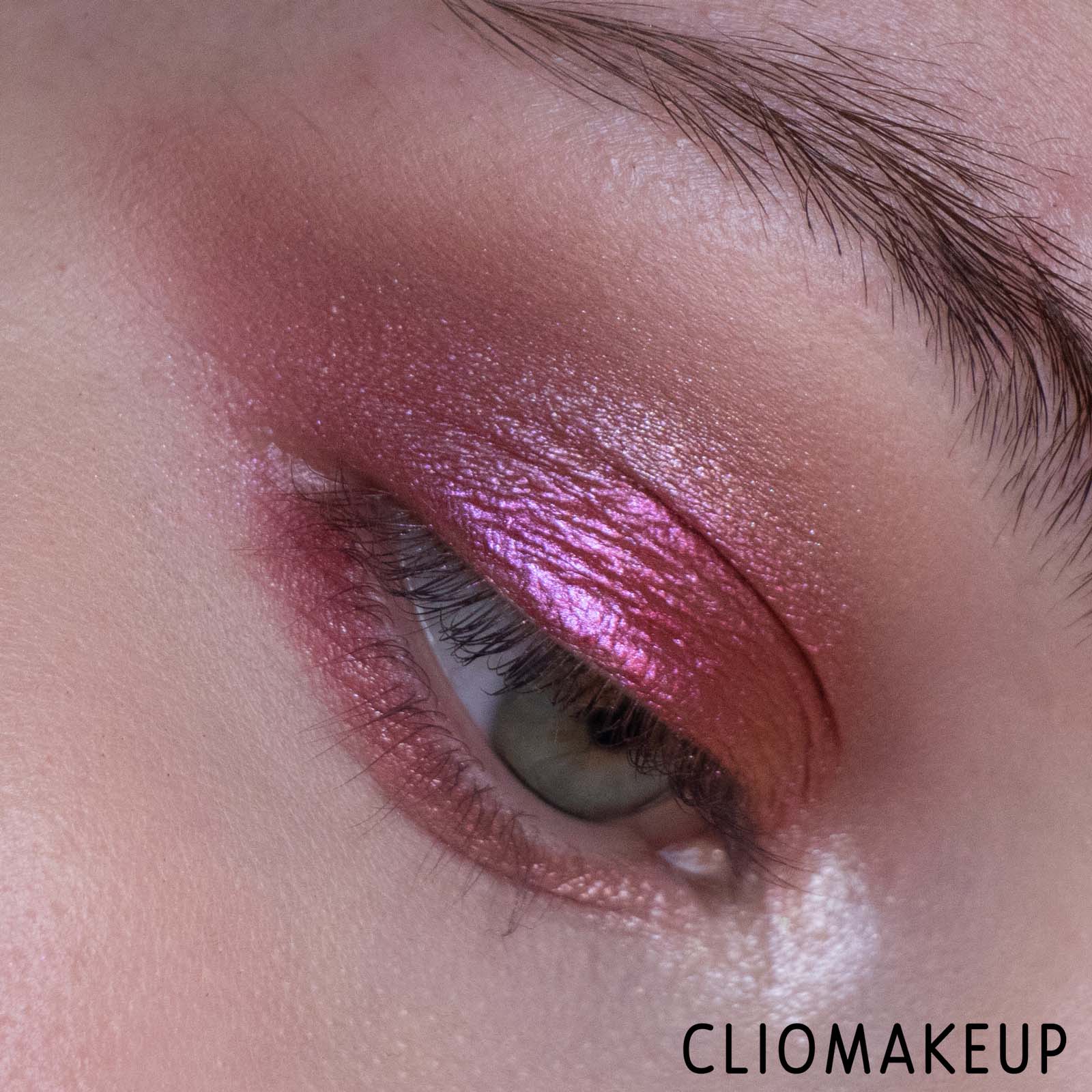 cliomakeup-recensione-ombretto-liquido-By-Beauty-Bay-New-Romantic-Liquid-Crystal-Eyeshadow-10