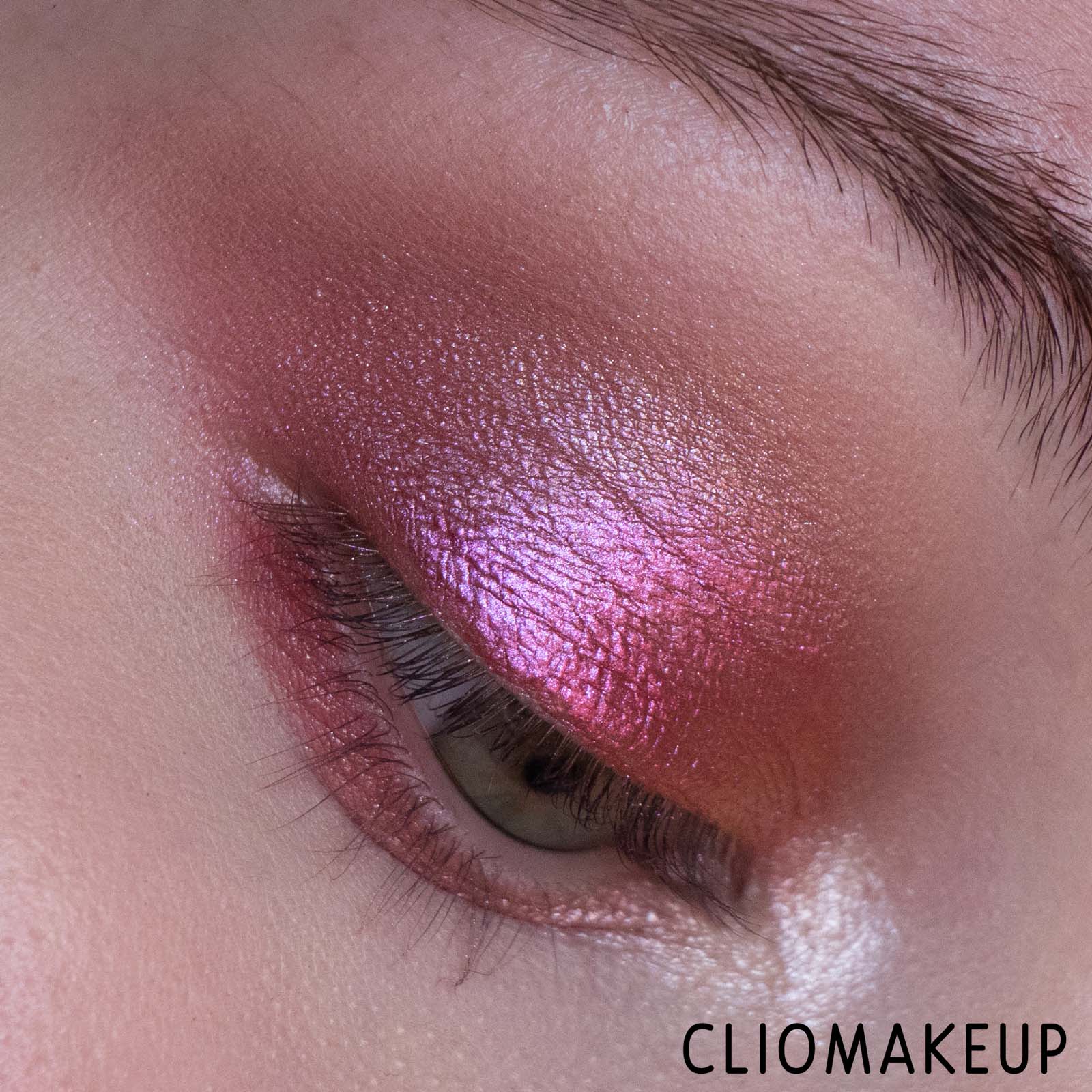 cliomakeup-recensione-ombretto-liquido-By-Beauty-Bay-New-Romantic-Liquid-Crystal-Eyeshadow-12