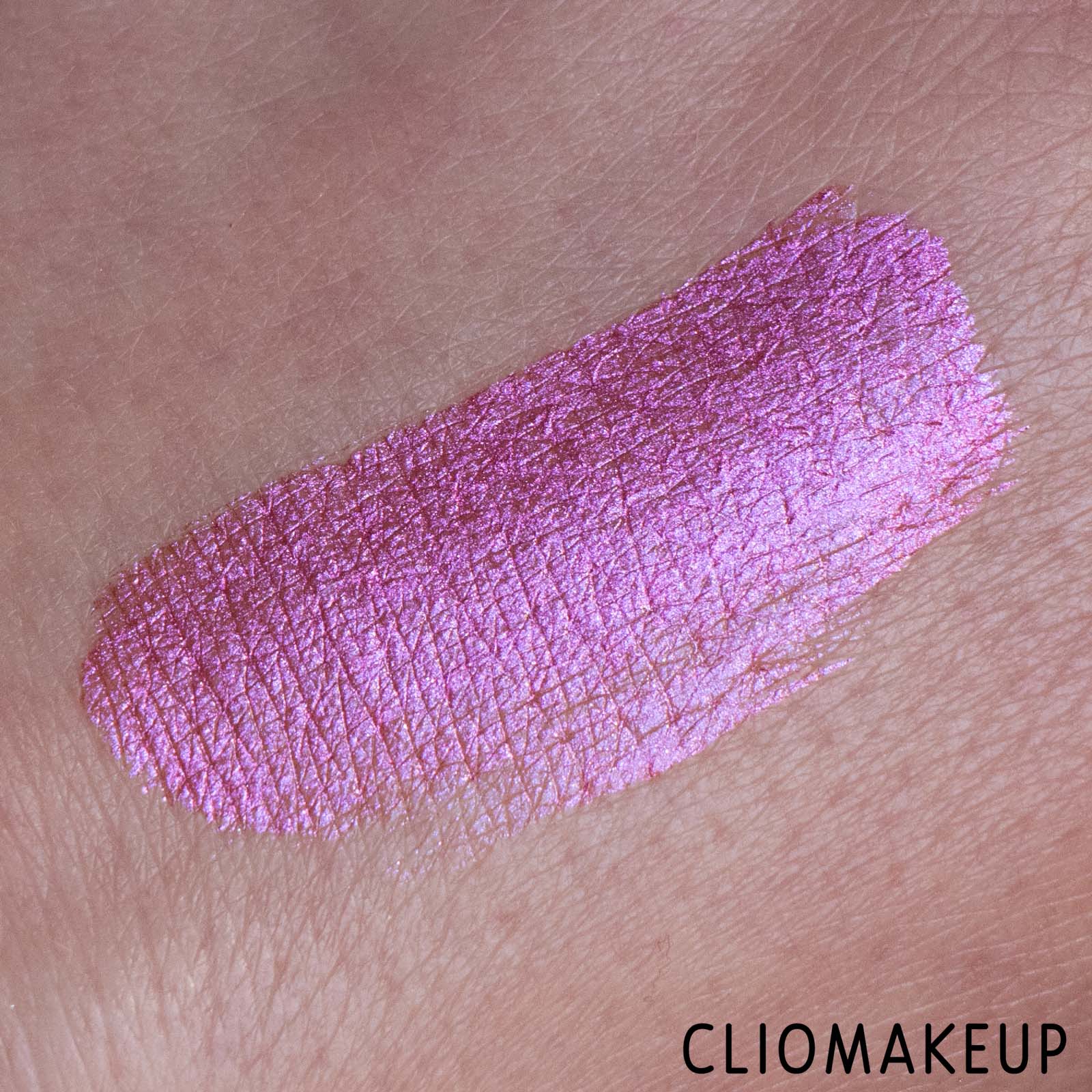 cliomakeup-recensione-ombretto-liquido-By-Beauty-Bay-New-Romantic-Liquid-Crystal-Eyeshadow-6