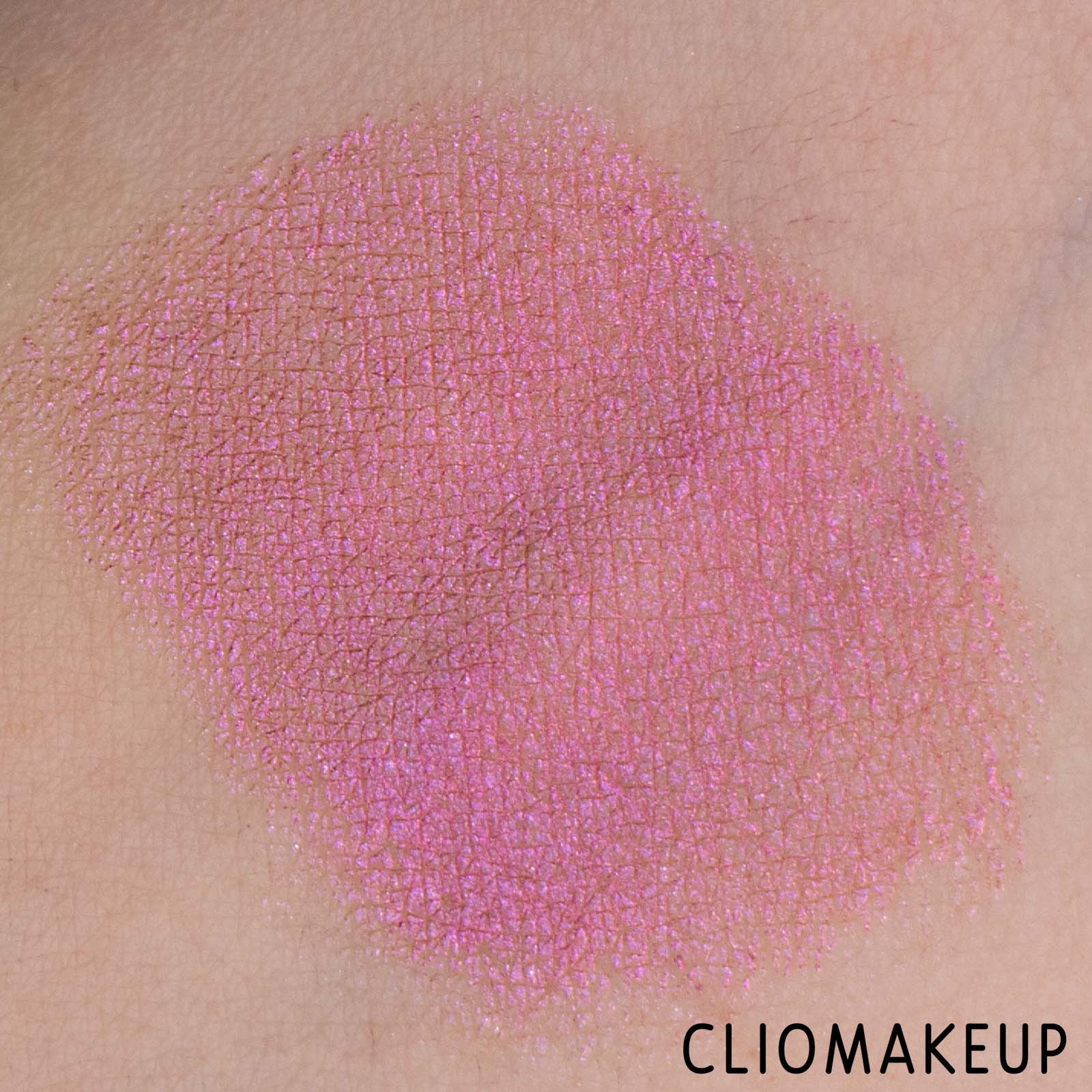 cliomakeup-recensione-ombretto-liquido-By-Beauty-Bay-New-Romantic-Liquid-Crystal-Eyeshadow-9