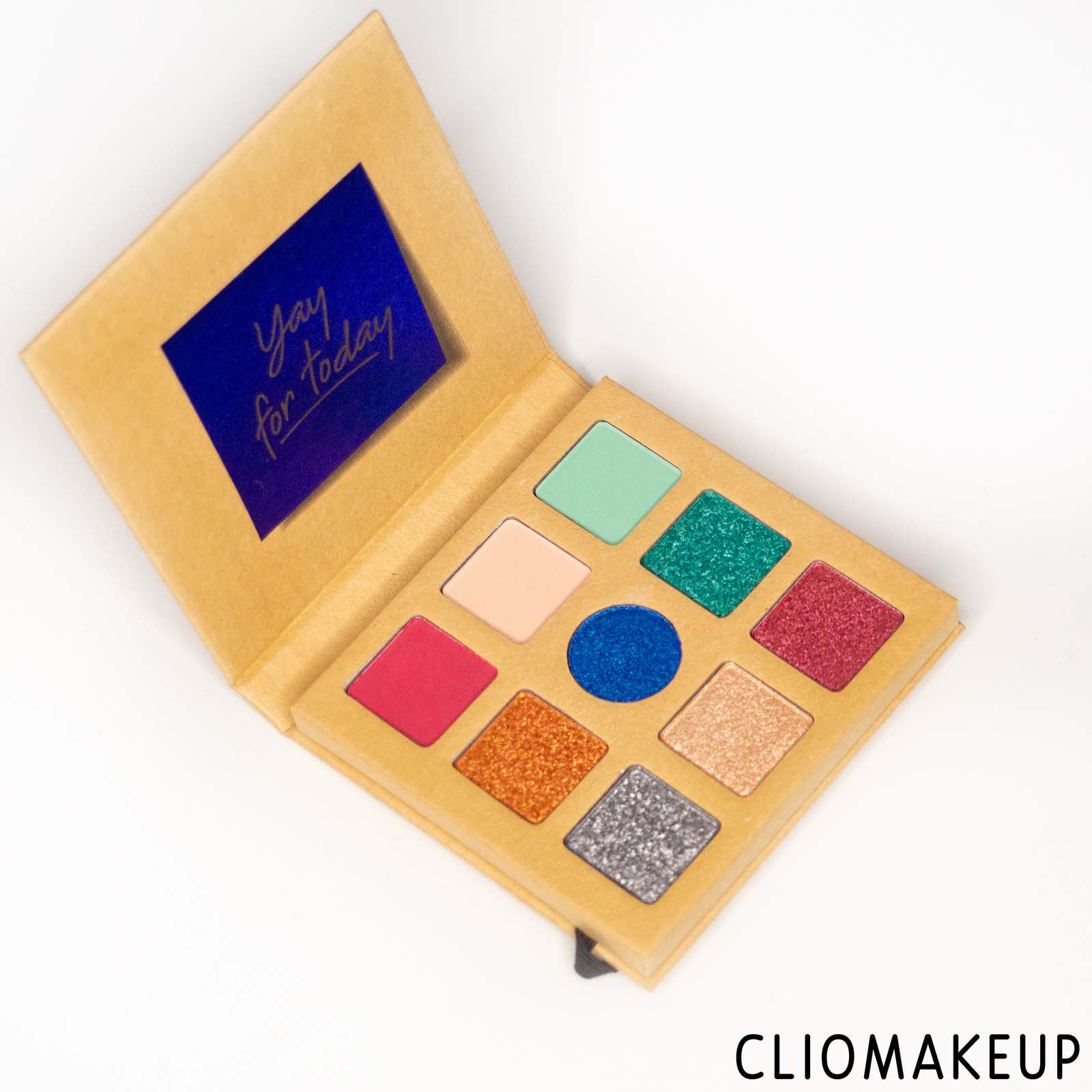 cliomakeup-recensione-palette-essence-daily-dose-of-power-eyeshadow-palette-3