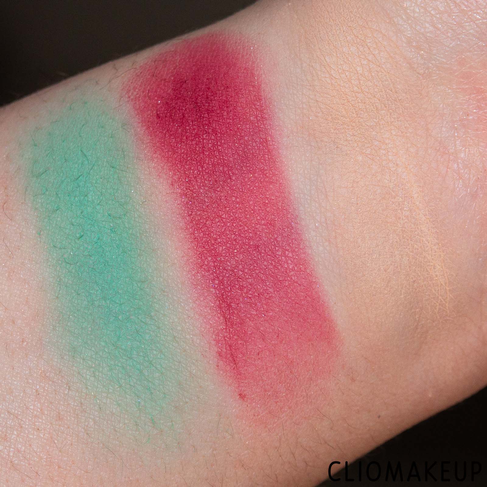 cliomakeup-recensione-palette-essence-daily-dose-of-power-eyeshadow-palette-9