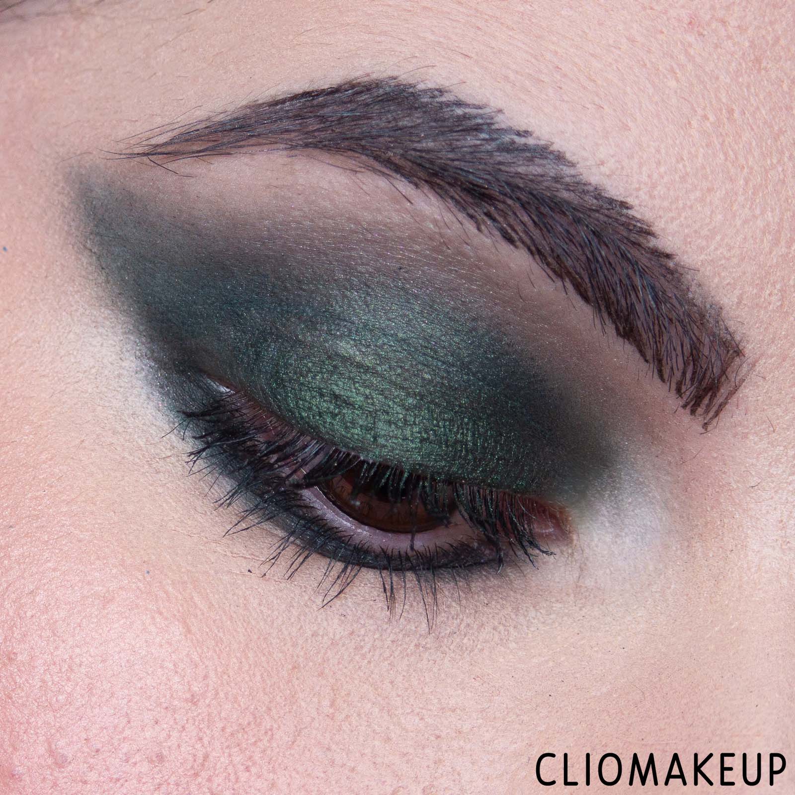 cliomakeup-recensione-palette-revolution-pro-ultimate-eye-look-palette-so-jaded-10