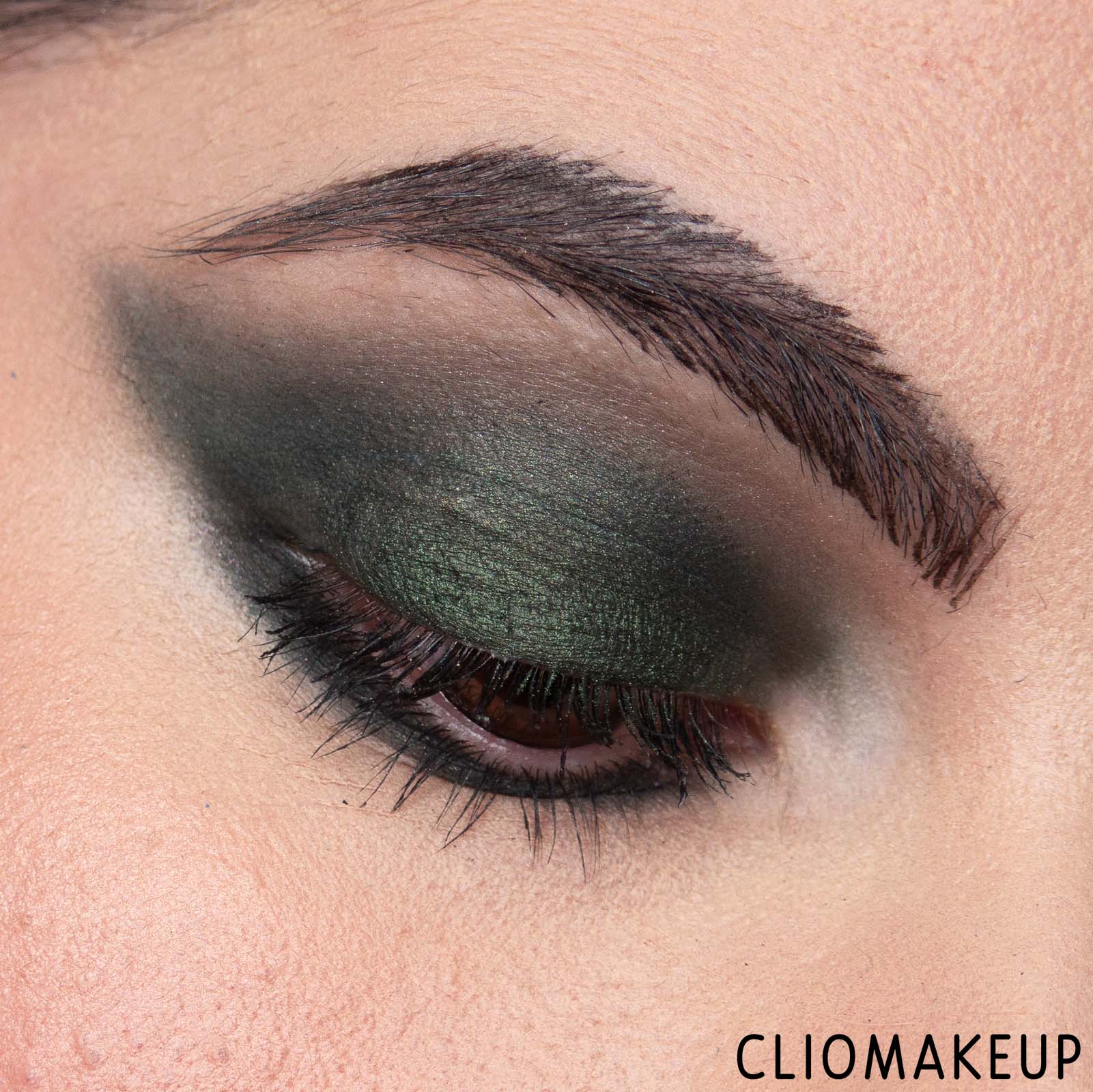 cliomakeup-recensione-palette-revolution-pro-ultimate-eye-look-palette-so-jaded-11