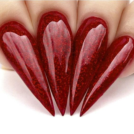 Cliomakeup-unghie-ruby-red-unghie-stiletto