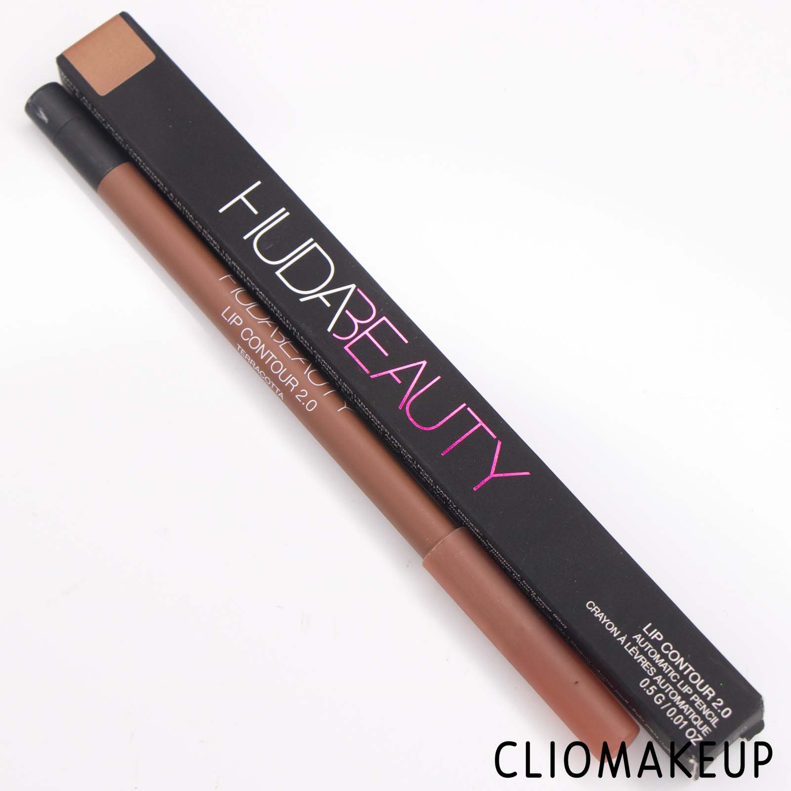 Cliomakeup-Recensione-matita-labbra-Huda-Beauty-Lip-Contour-2.0-Automatic-Lip-Pencil-4