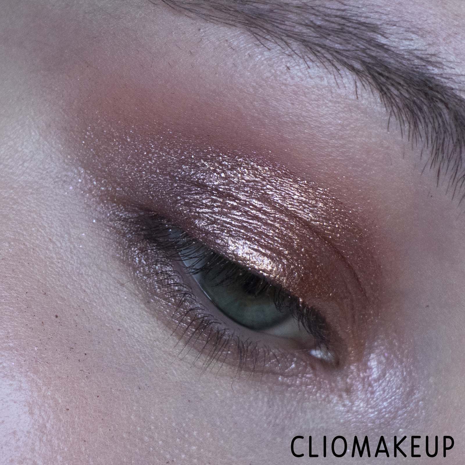 Recensione-Ombretto-Liquido-Kiko-Mood-Boost-Glittery-Liquid-Eyeshadow-10