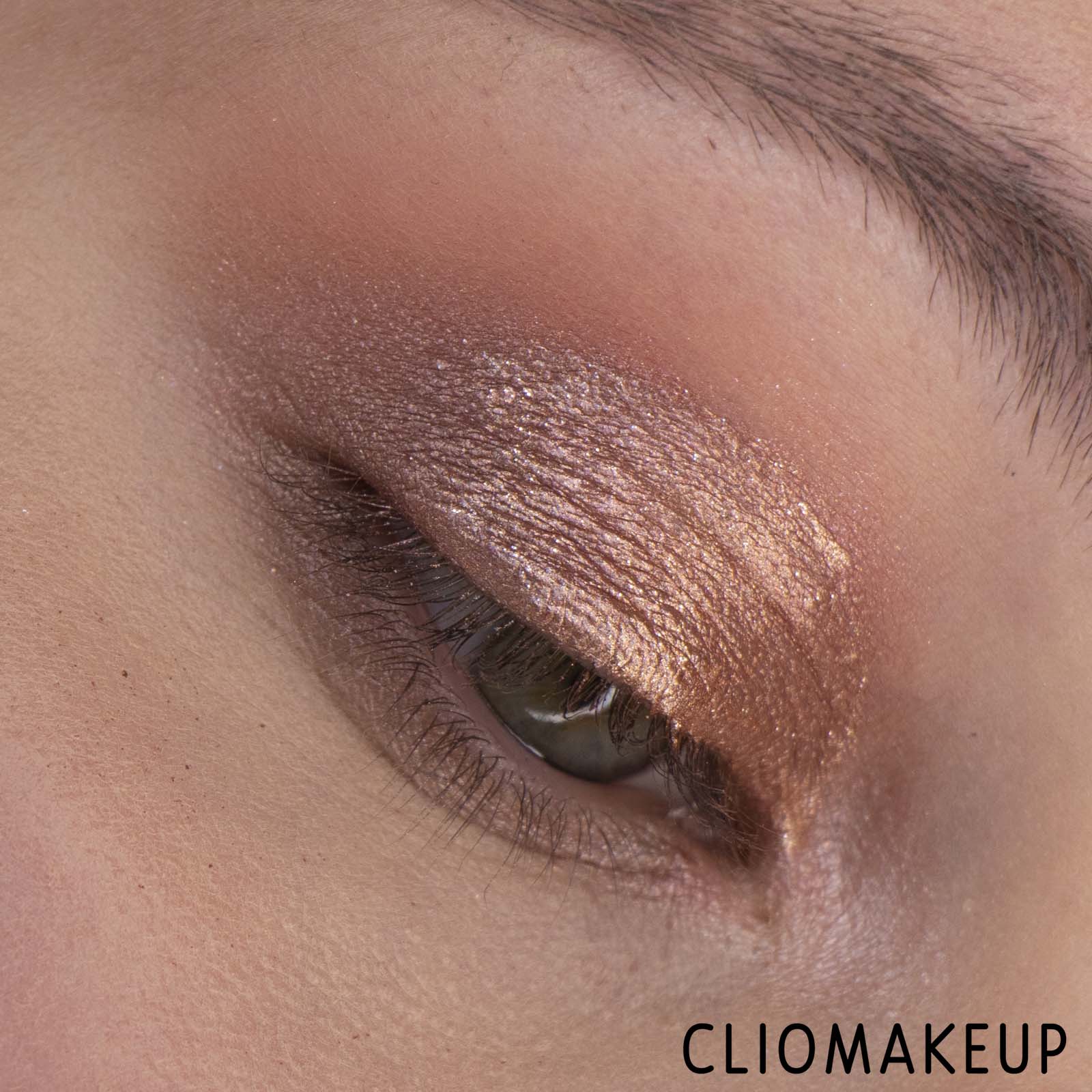 Recensione-Ombretto-Liquido-Kiko-Mood-Boost-Glittery-Liquid-Eyeshadow-11