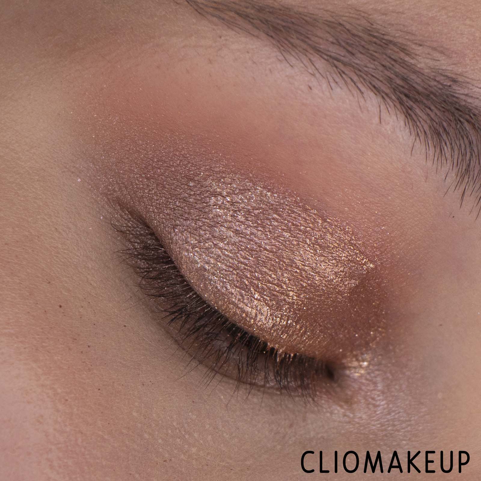 Recensione-Ombretto-Liquido-Kiko-Mood-Boost-Glittery-Liquid-Eyeshadow-12