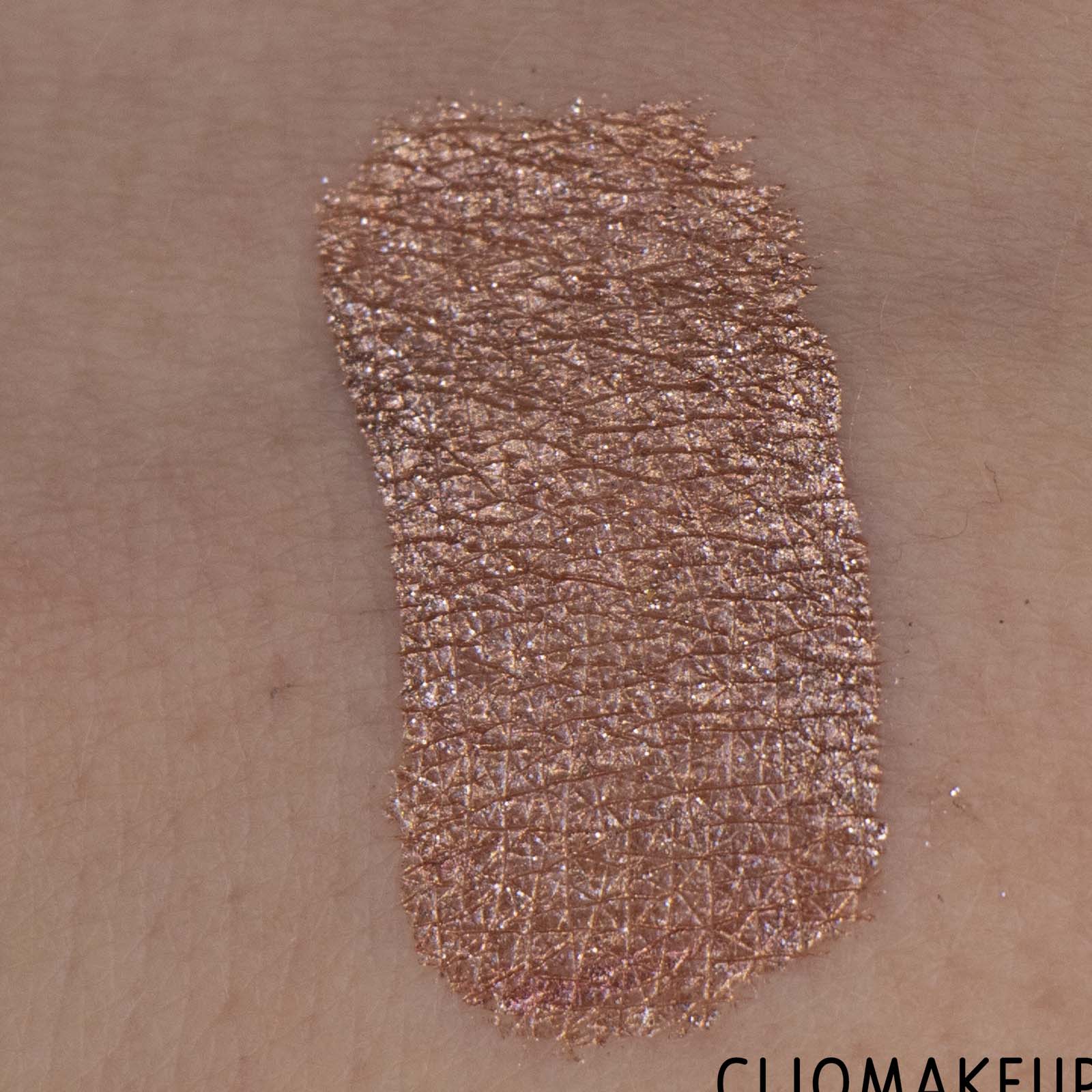 Recensione-Ombretto-Liquido-Kiko-Mood-Boost-Glittery-Liquid-Eyeshadow-7