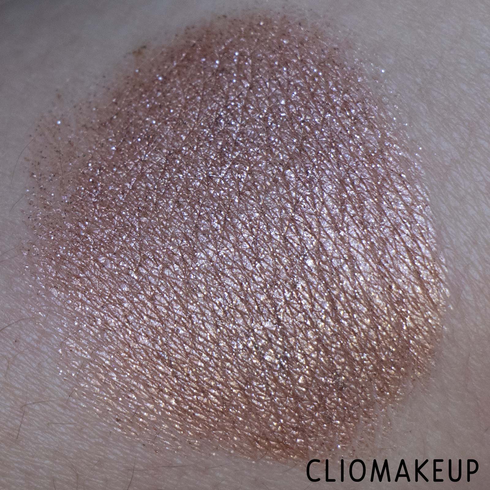 Recensione-Ombretto-Liquido-Kiko-Mood-Boost-Glittery-Liquid-Eyeshadow-8