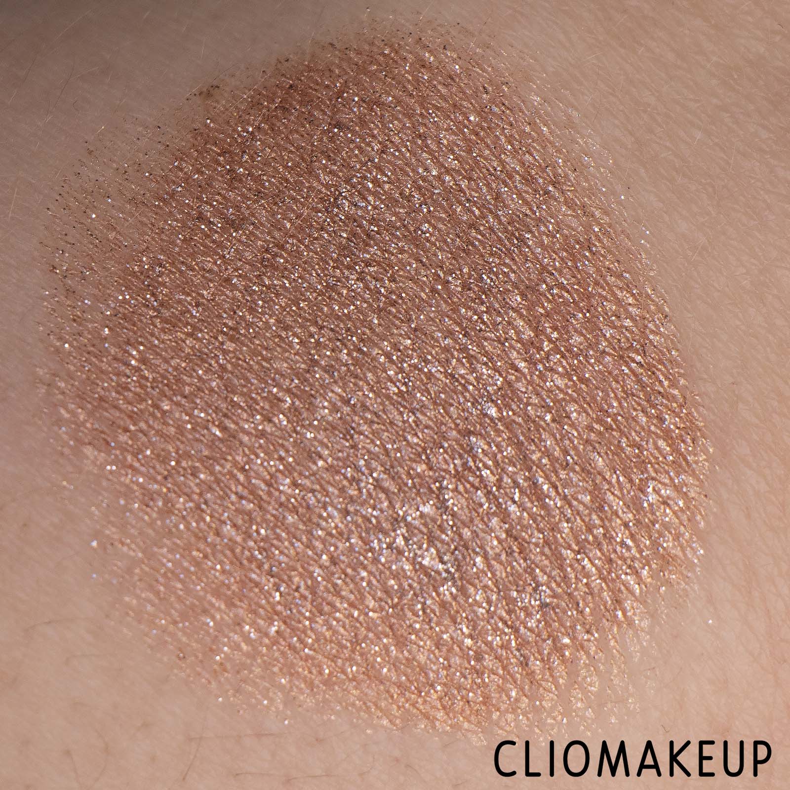 Recensione-Ombretto-Liquido-Kiko-Mood-Boost-Glittery-Liquid-Eyeshadow-9