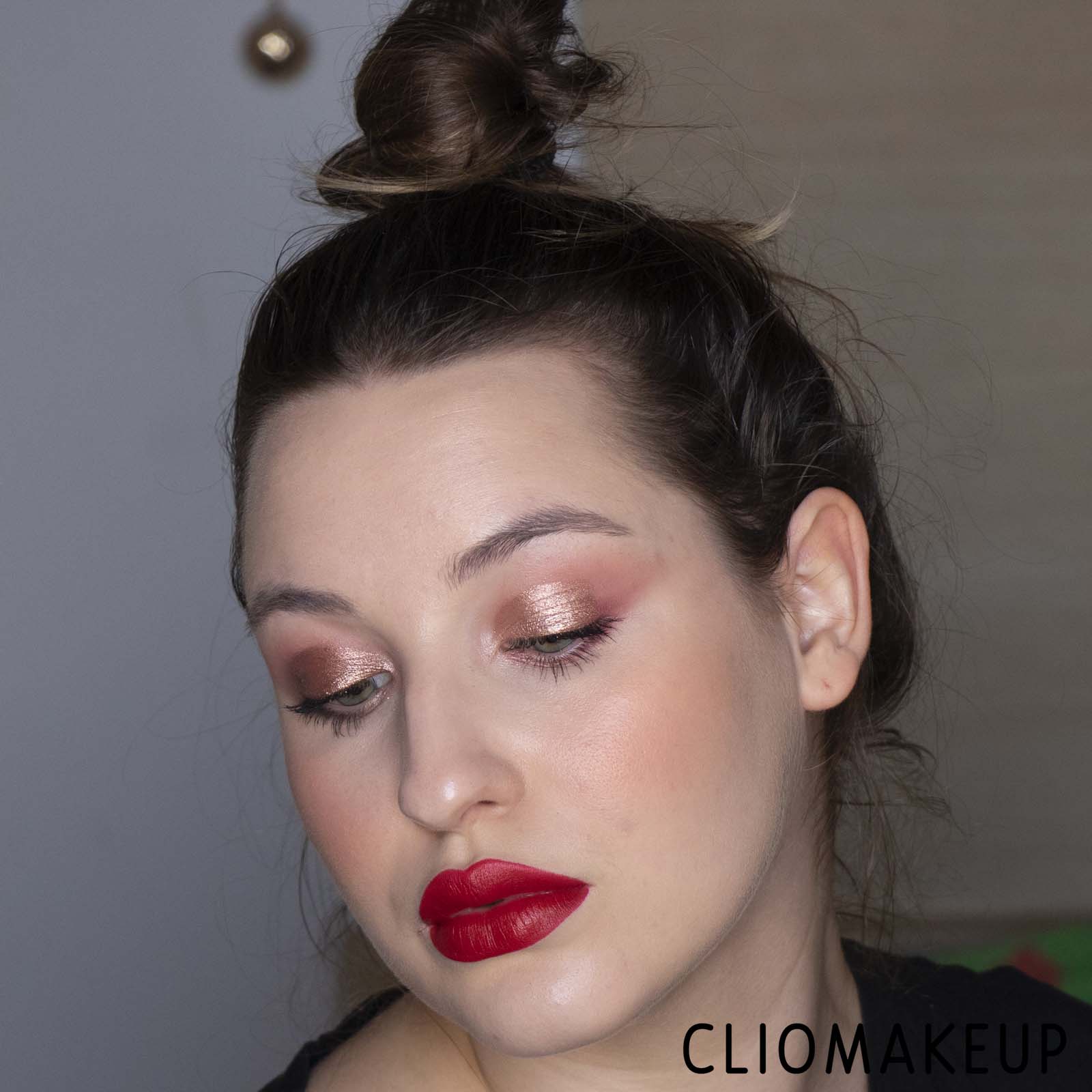 Recensione Rossetto-MAC-Black-Cherry-Matte-Lipstick-Moody-Bloom-13