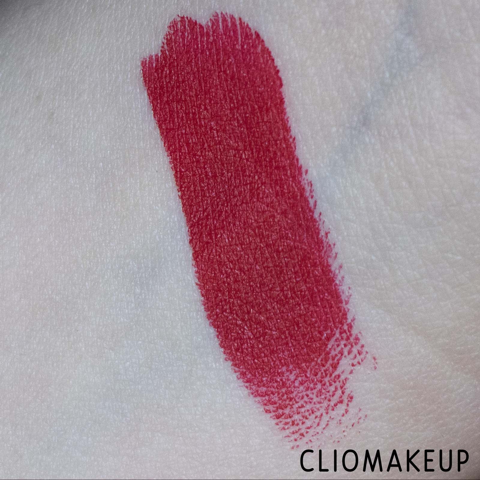 Recensione Rossetto-MAC-Black-Cherry-Matte-Lipstick-Moody-Bloom-6