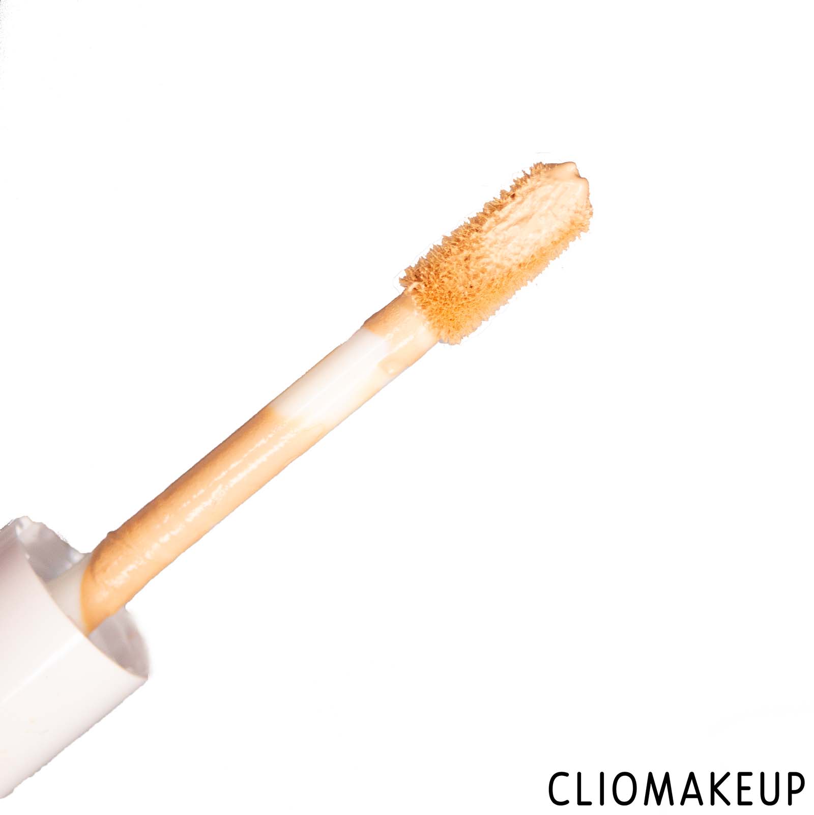 cliomakeup-recensione-correttore-maybelline-superstay-full-coverage-under-eye-concealer-5