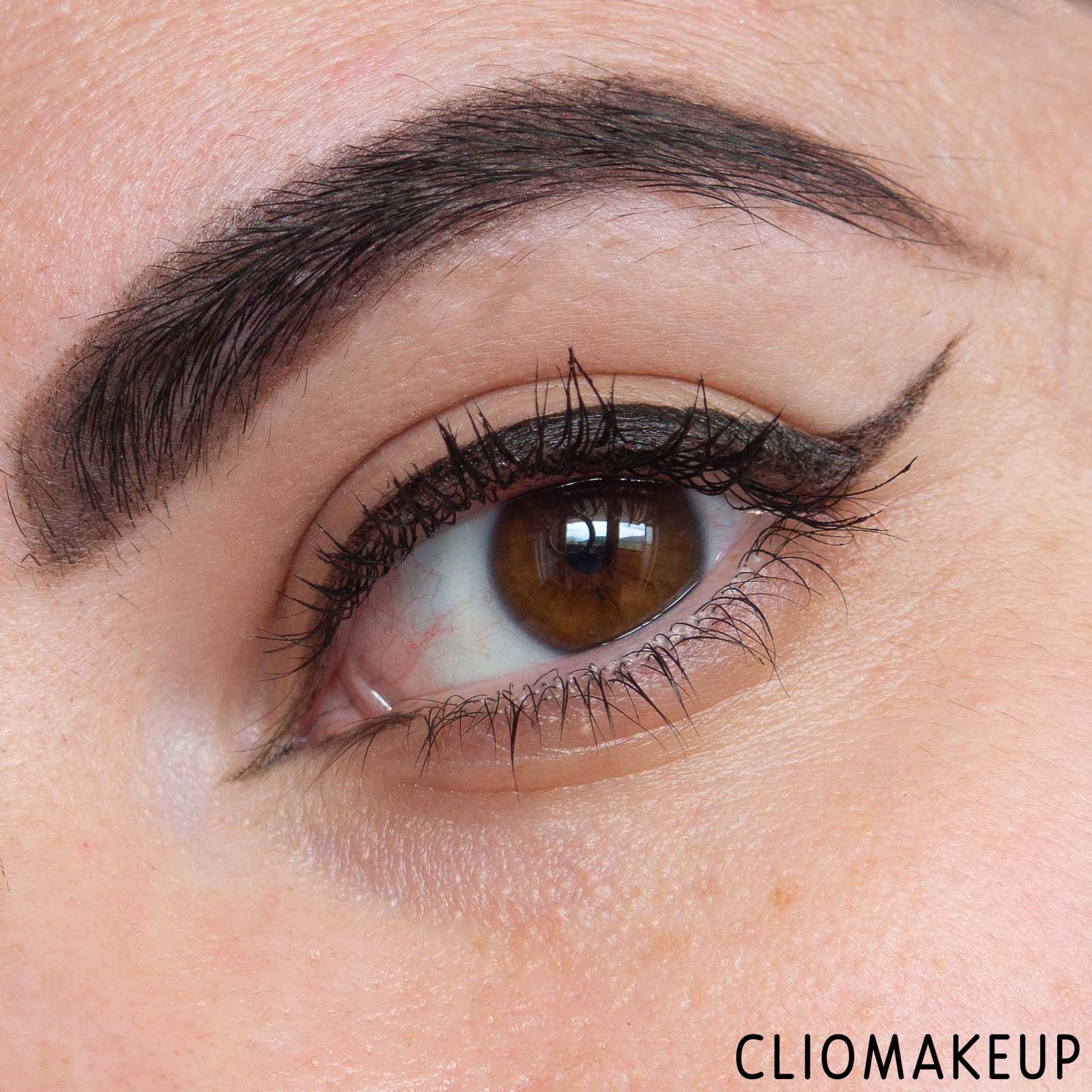 cliomakeup-recensione-eyeliner-mac-black-cherry-brushstroke-24-hour-liner-10