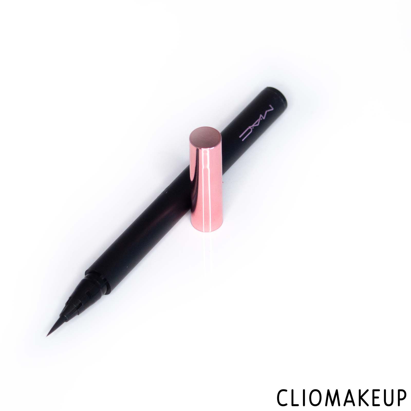 cliomakeup-recensione-eyeliner-mac-black-cherry-brushstroke-24-hour-liner-4