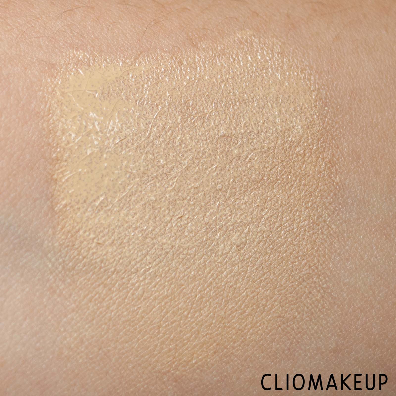 cliomakeup-recensione-fondotinta-mesauda-the-skin-fondotinta-idratante-finish-luminoso-8