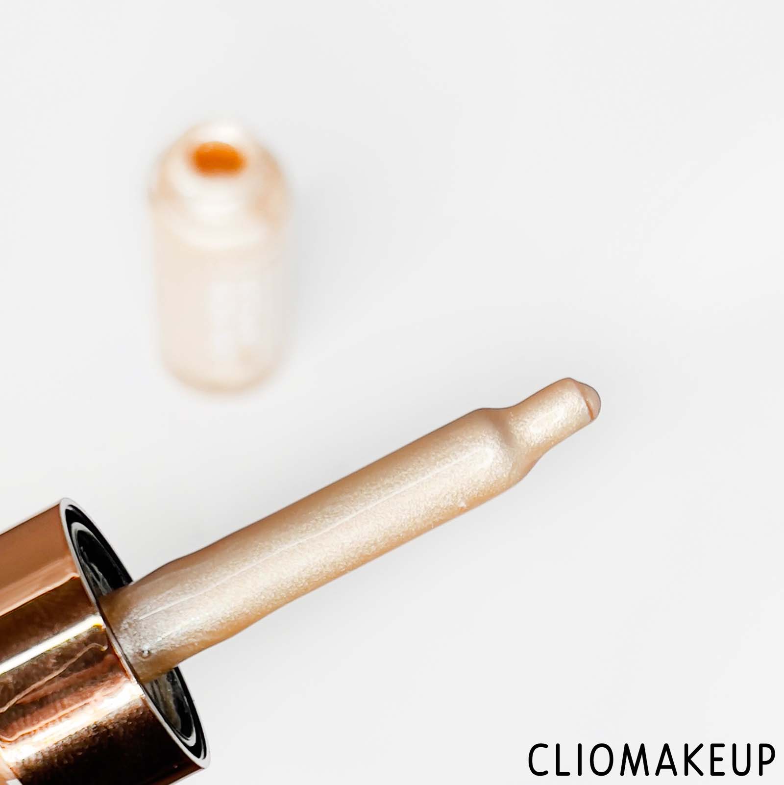 cliomakeup-recensione-illuminante-l-oreal-glow-mon-amour-highlighting-drops-5