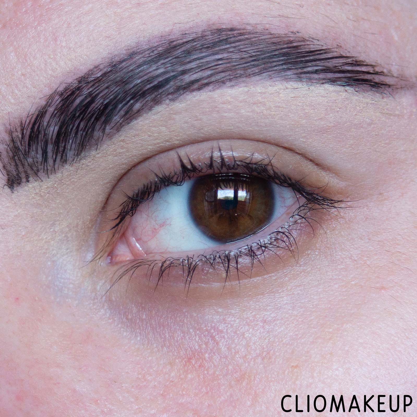 cliomakeup-recensione-mascara-essence-i-love-extreme-crazy-volume-mascara-waterproof-10