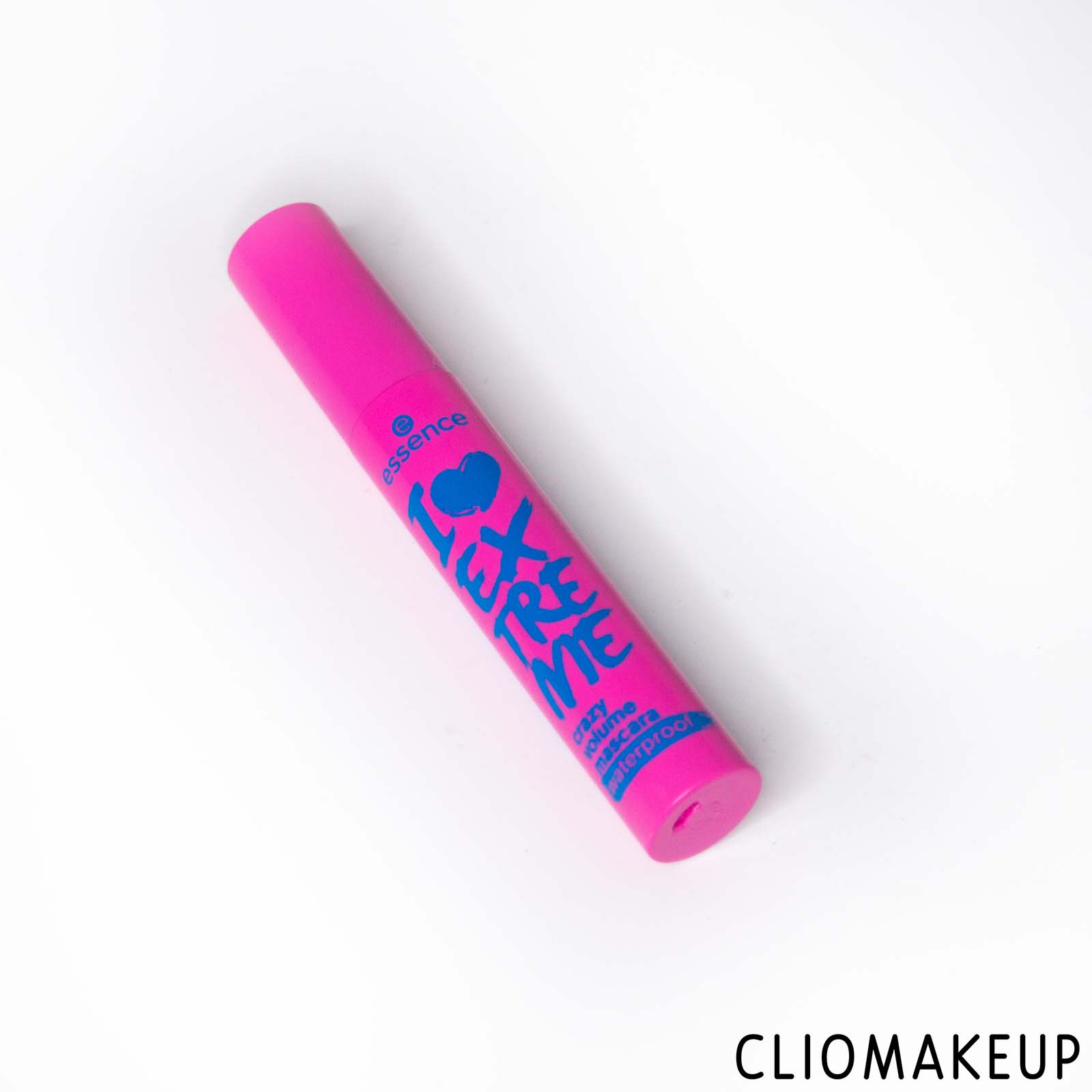 cliomakeup-recensione-mascara-essence-i-love-extreme-crazy-volume-mascara-waterproof-2