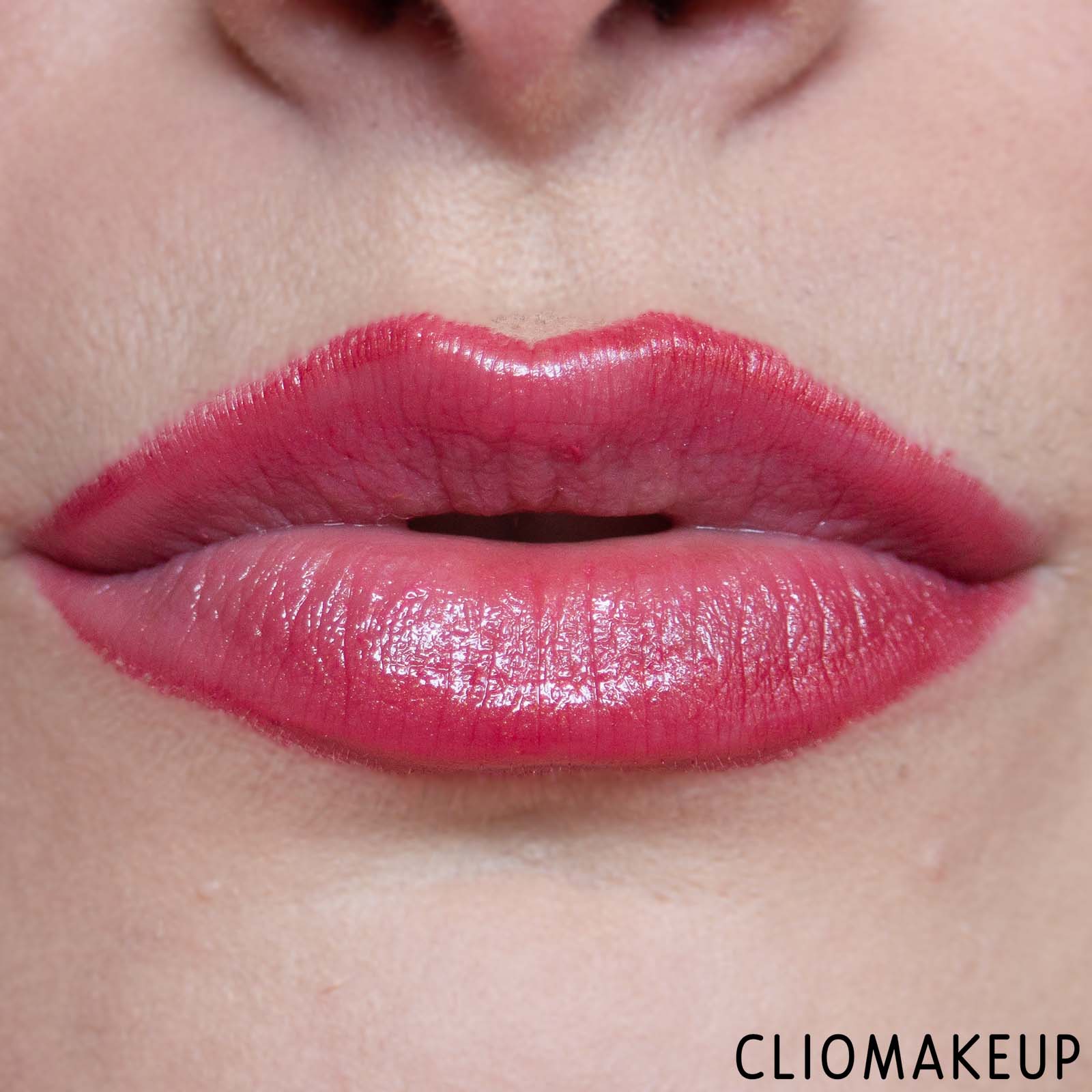 cliomakeup-recensione-balsamo-labbra-essence-fruit-kiss-caring-lip-balm-coconut-lust-12