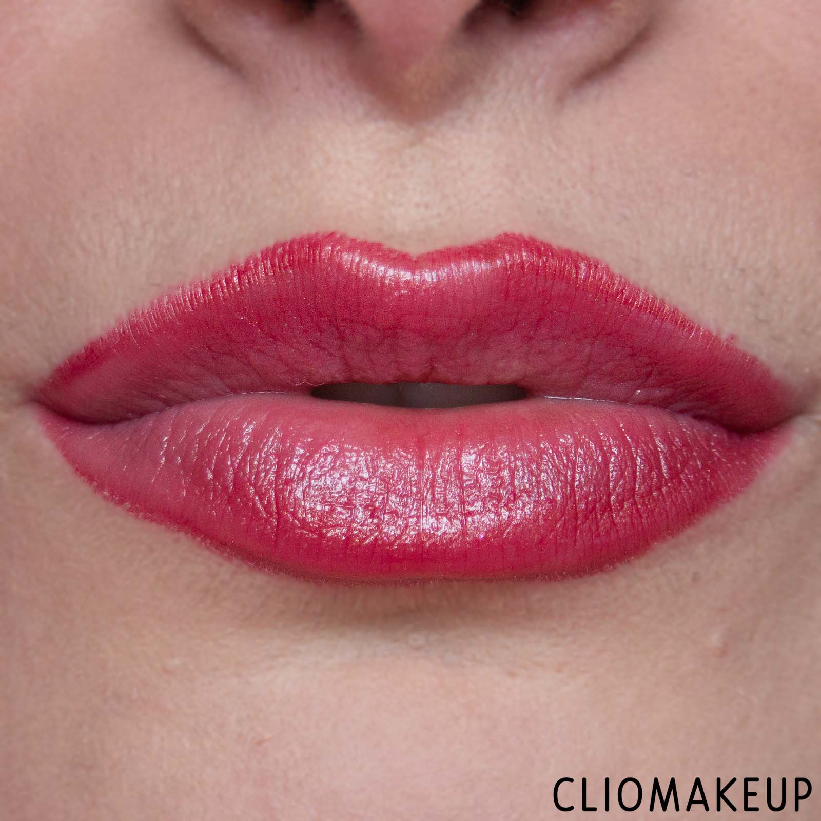 cliomakeup-recensione-balsamo-labbra-essence-fruit-kiss-caring-lip-balm-coconut-lust-13