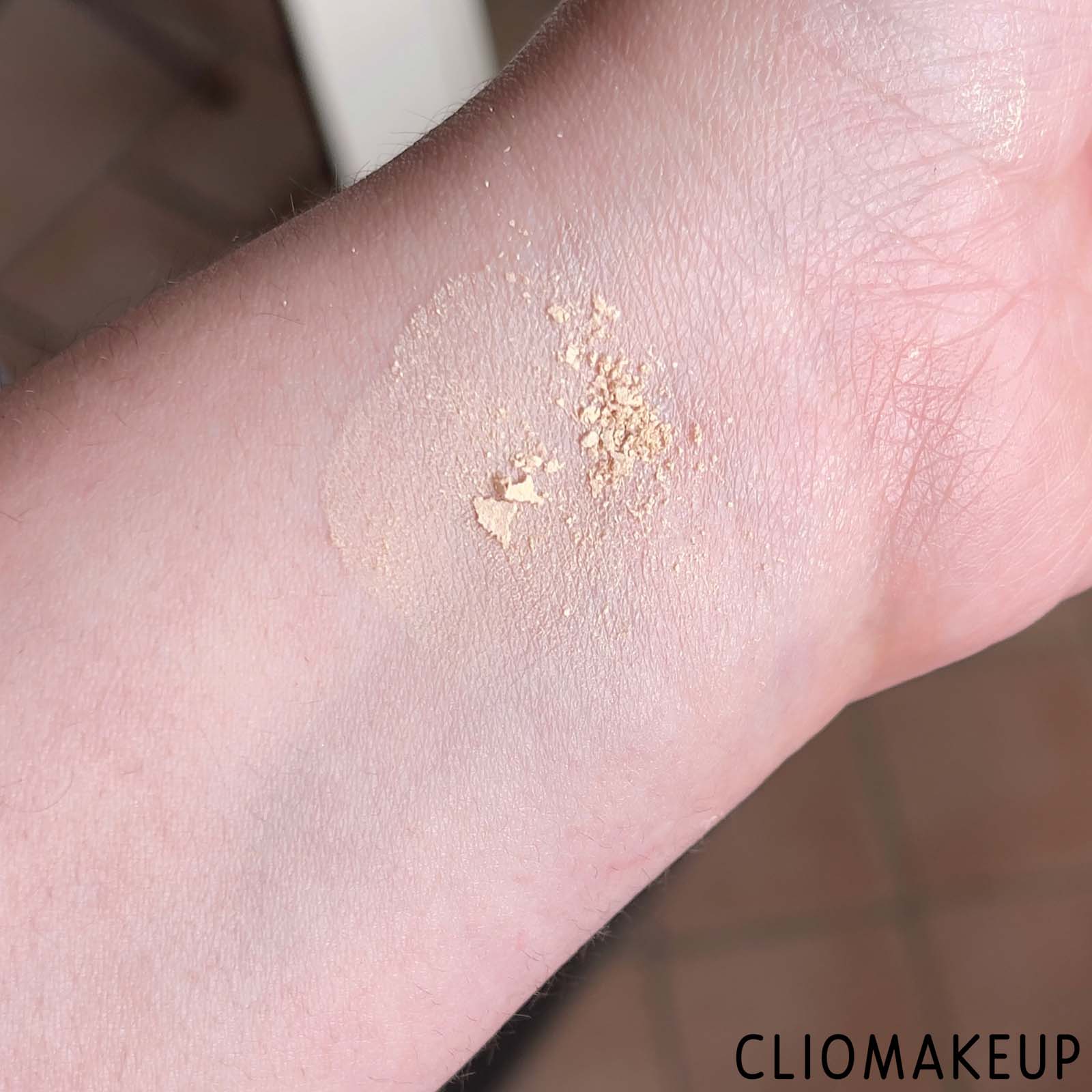 cliomakeup-recensione-cipria-rimmel-stay-matte-powder -6