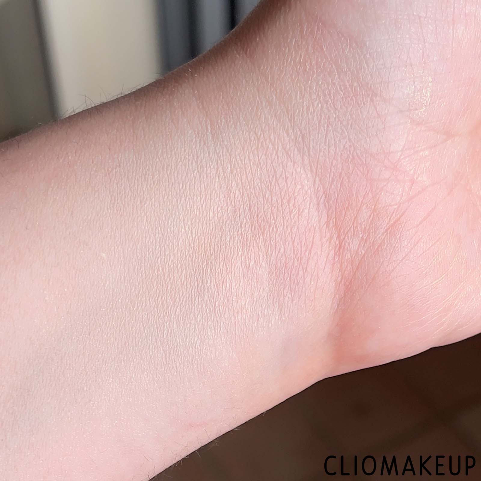 cliomakeup-recensione-cipria-rimmel-stay-matte-powder -8