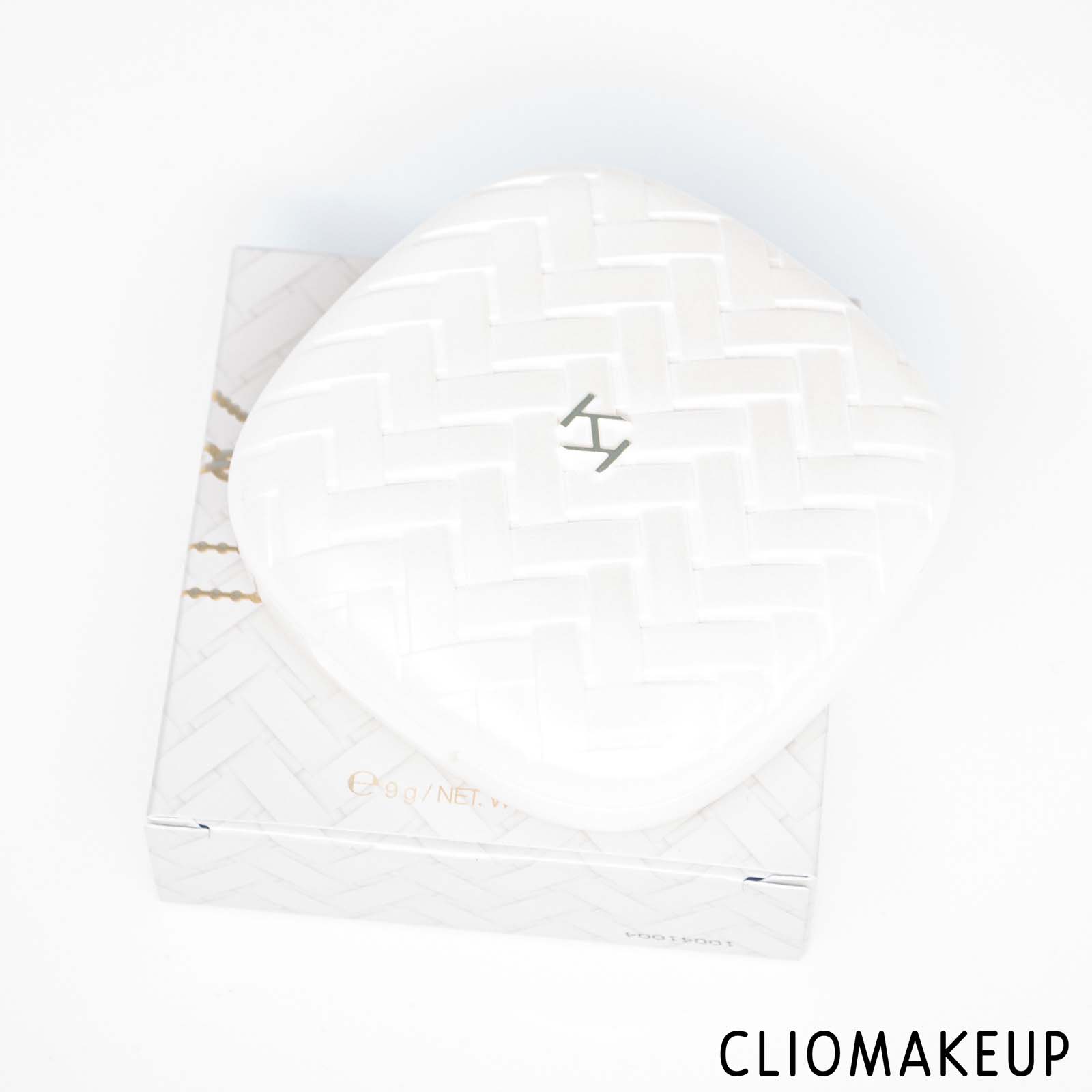 cliomakeup-recensione-fondotinta-kiko-dolce-diva-powder-foundation-spf-50-4