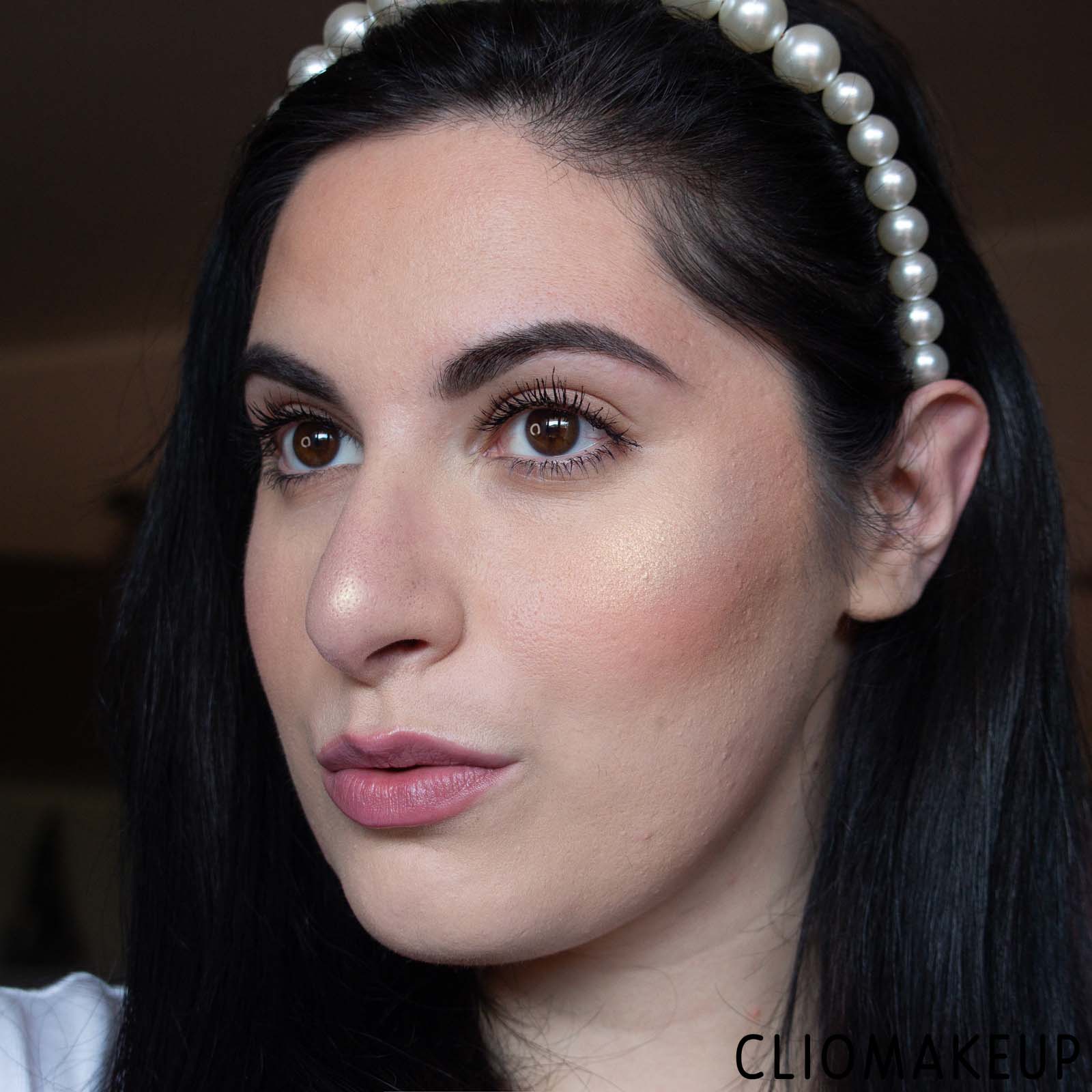 cliomakeup-recensione-illuminante-i-heart-revolution-disney-the-aristocats-marie-highlighter-13