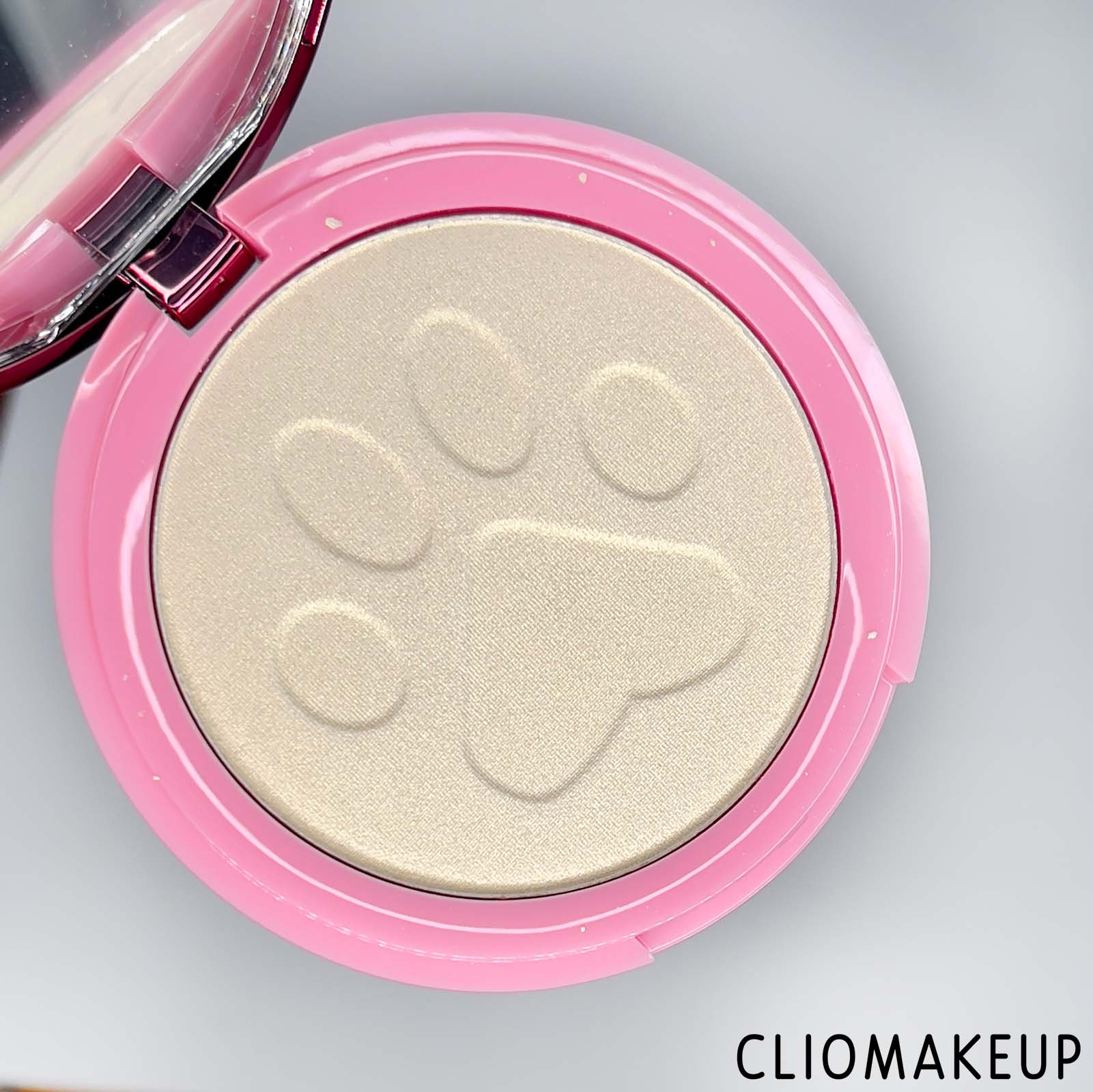 cliomakeup-recensione-illuminante-i-heart-revolution-disney-the-aristocats-marie-highlighter-5