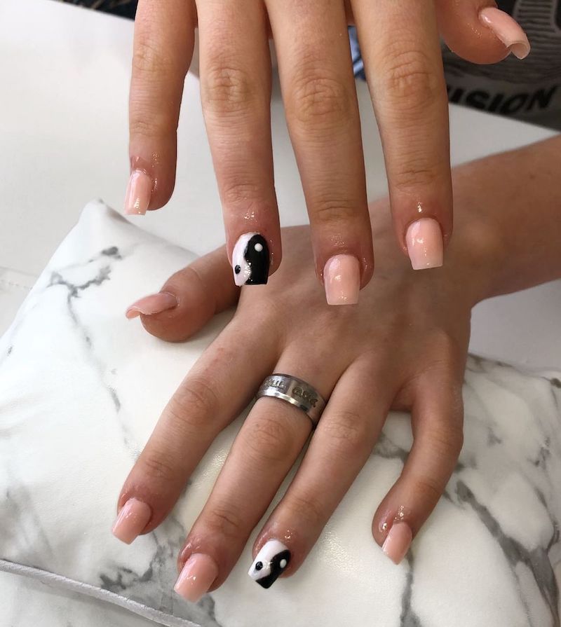 cliomakeup-yin-yang-nails-2021-teamclio-2