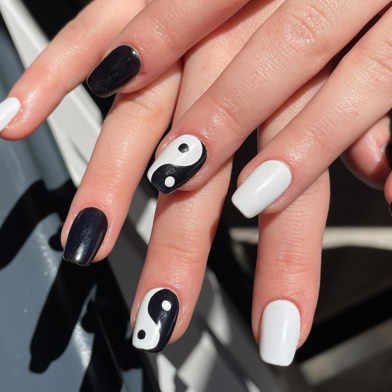 cliomakeup-yin-yang-nails-2021-teamclio-7