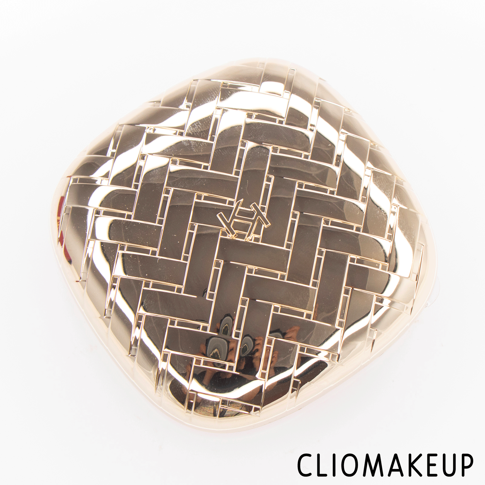 Cliomakeup-Recensione-Illuminante-Kiko-Dolce-Diva-Baked-Highlighter-4