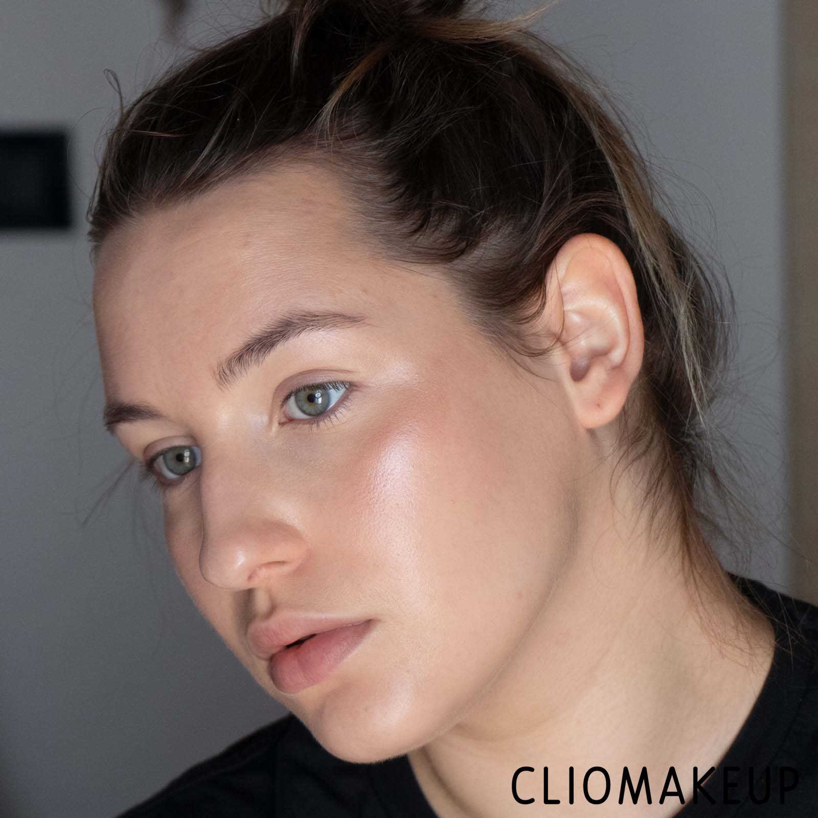 Cliomakeup-Recensione-Illuminante-Kiko-Dolce-Diva-Baked-Highlighter-10