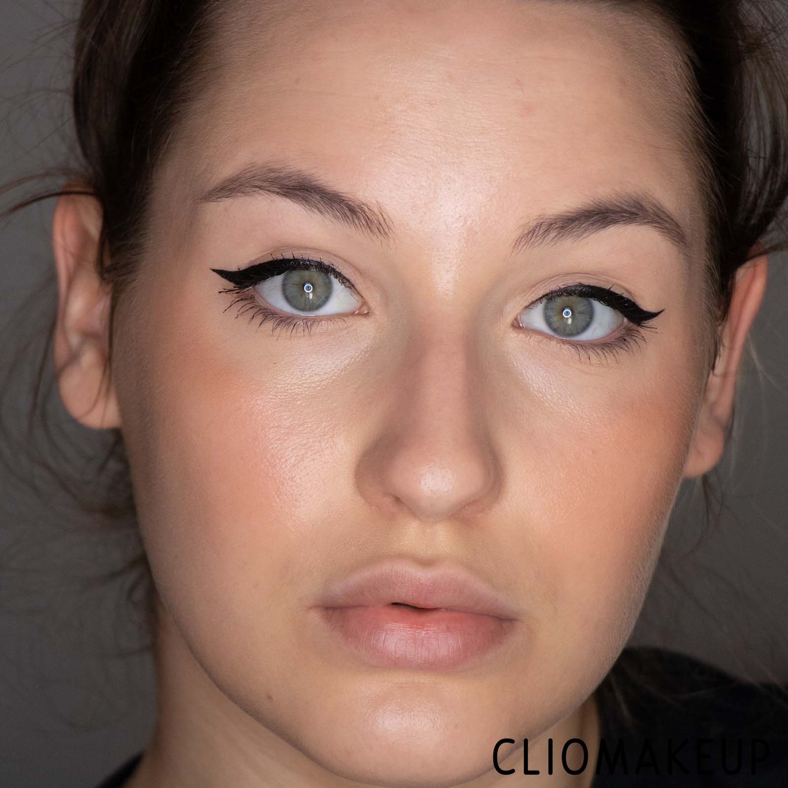 Cliomakeup-Recensione-Illuminante-Kiko-Dolce-Diva-Baked-Highlighter-15