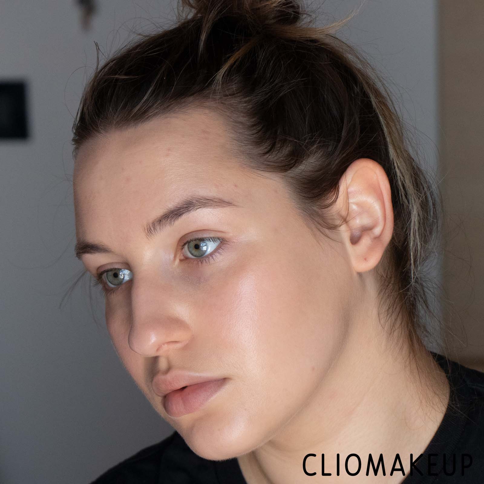 Cliomakeup-Recensione-Illuminante-Kiko-Dolce-Diva-Baked-Highlighter-8