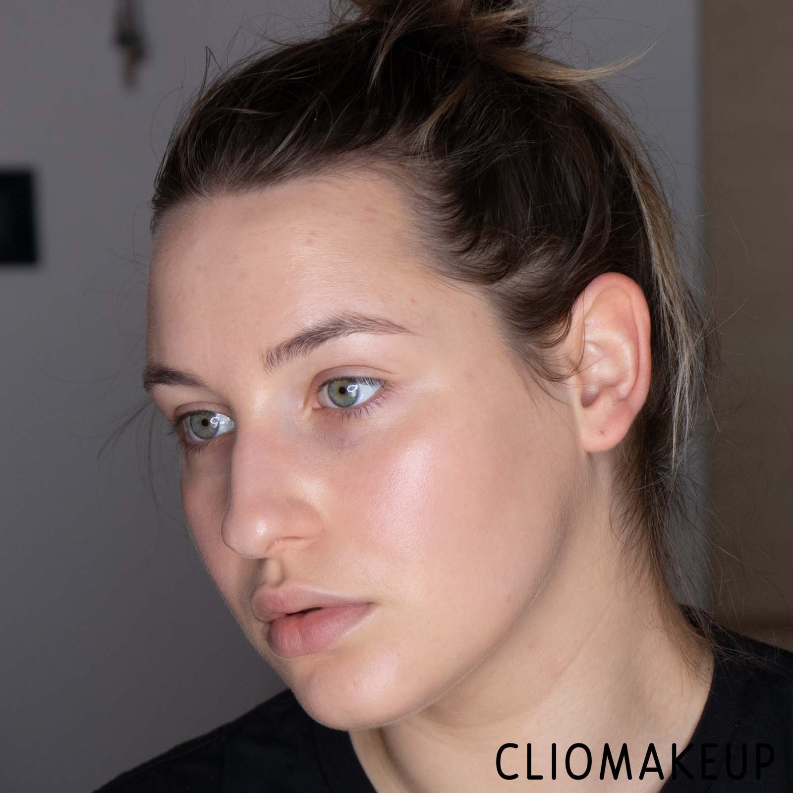 Cliomakeup-Recensione-Illuminante-Kiko-Dolce-Diva-Baked-Highlighter-9