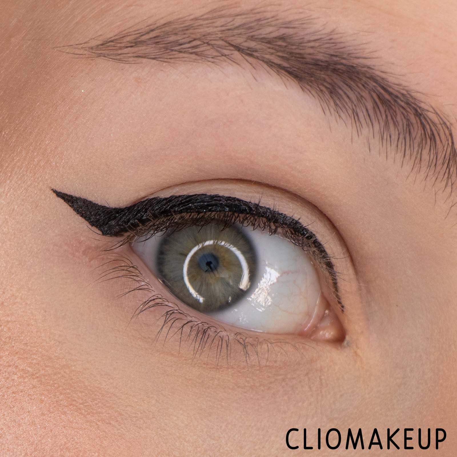 Cliomakeup-Recensione-Mascara-Rimmel-Scandaleyes-Volume-On-Demand-Waterproof -11