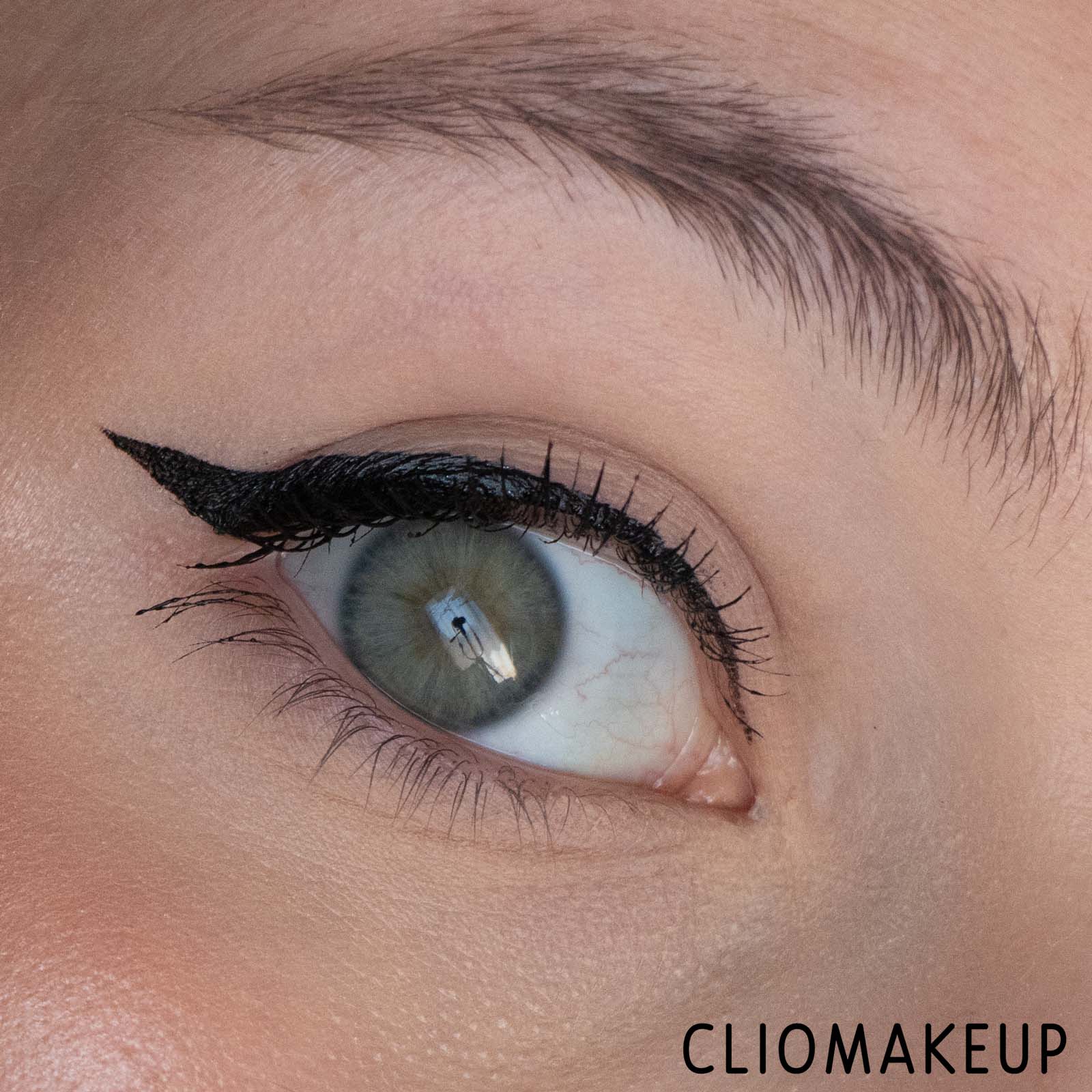 Cliomakeup-Recensione-Mascara-Rimmel-Scandaleyes-Volume-On-Demand-Waterproof -12